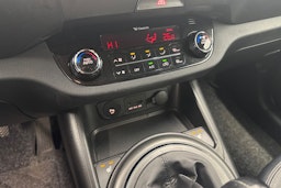 valkoinen Kia Sportage 2011 kuva 17.