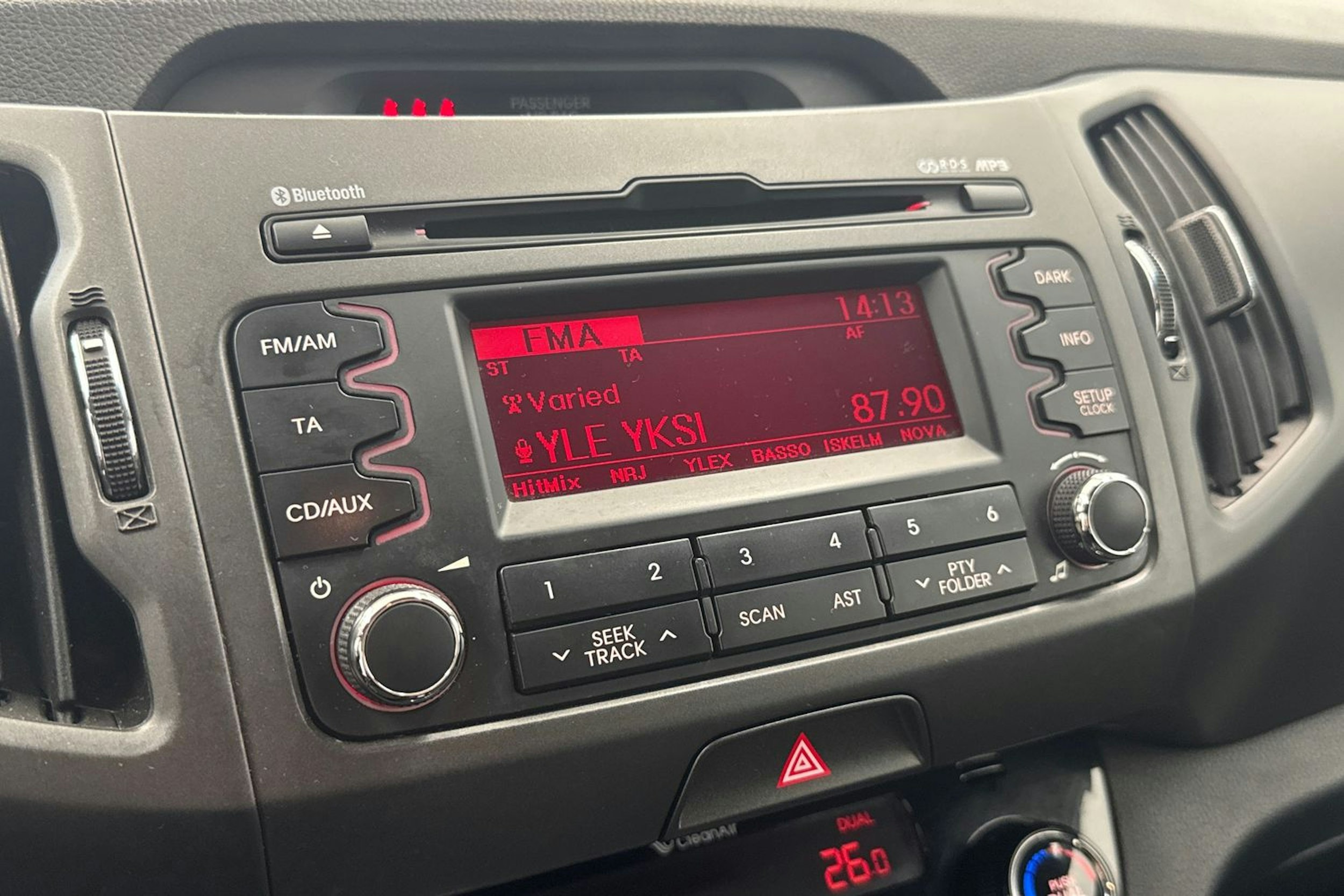 valkoinen Kia Sportage 2011 kuva 18.