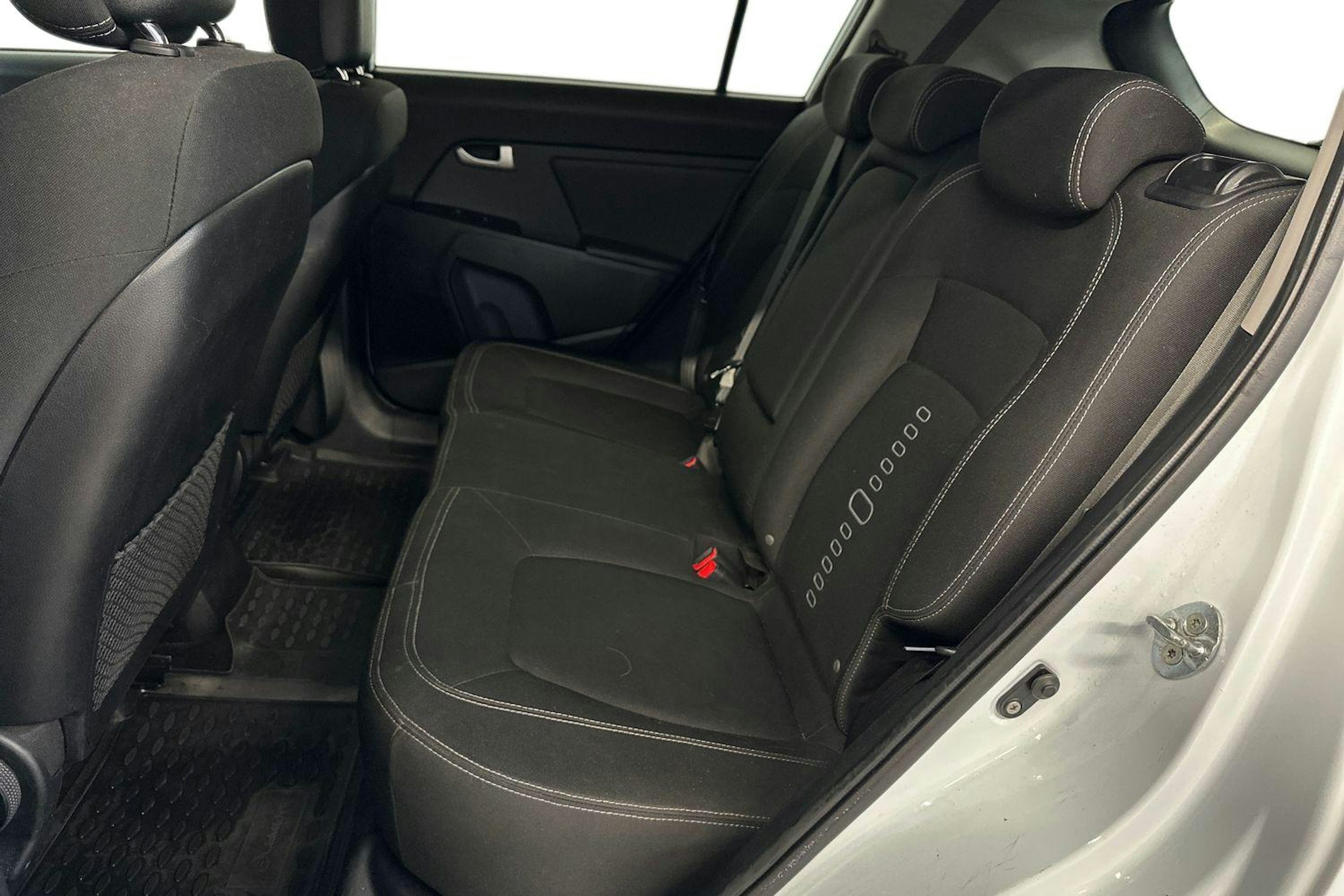 valkoinen Kia Sportage 2011 kuva 8.