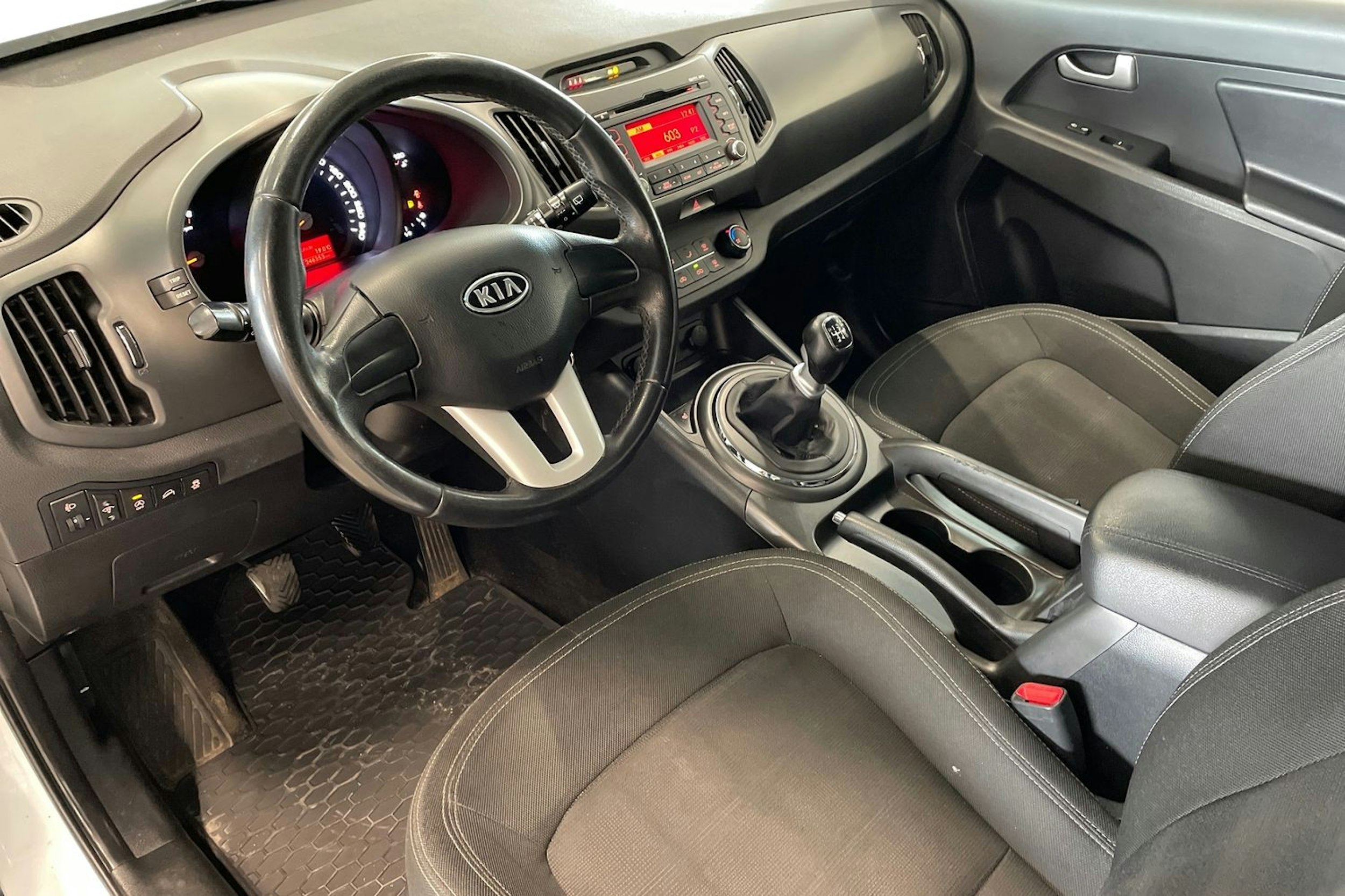 valkoinen Kia Sportage 2011 kuva 7.