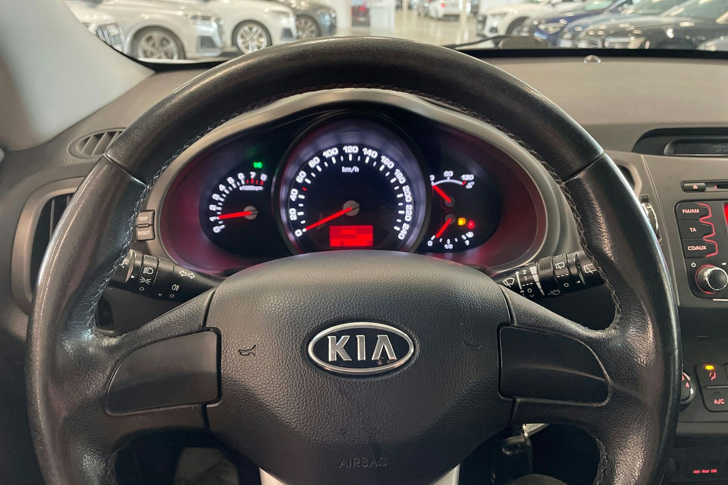 valkoinen Kia Sportage 2011 kuva 15.