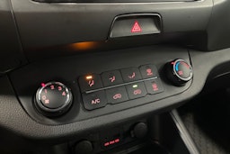 valkoinen Kia Sportage 2011 kuva 18.