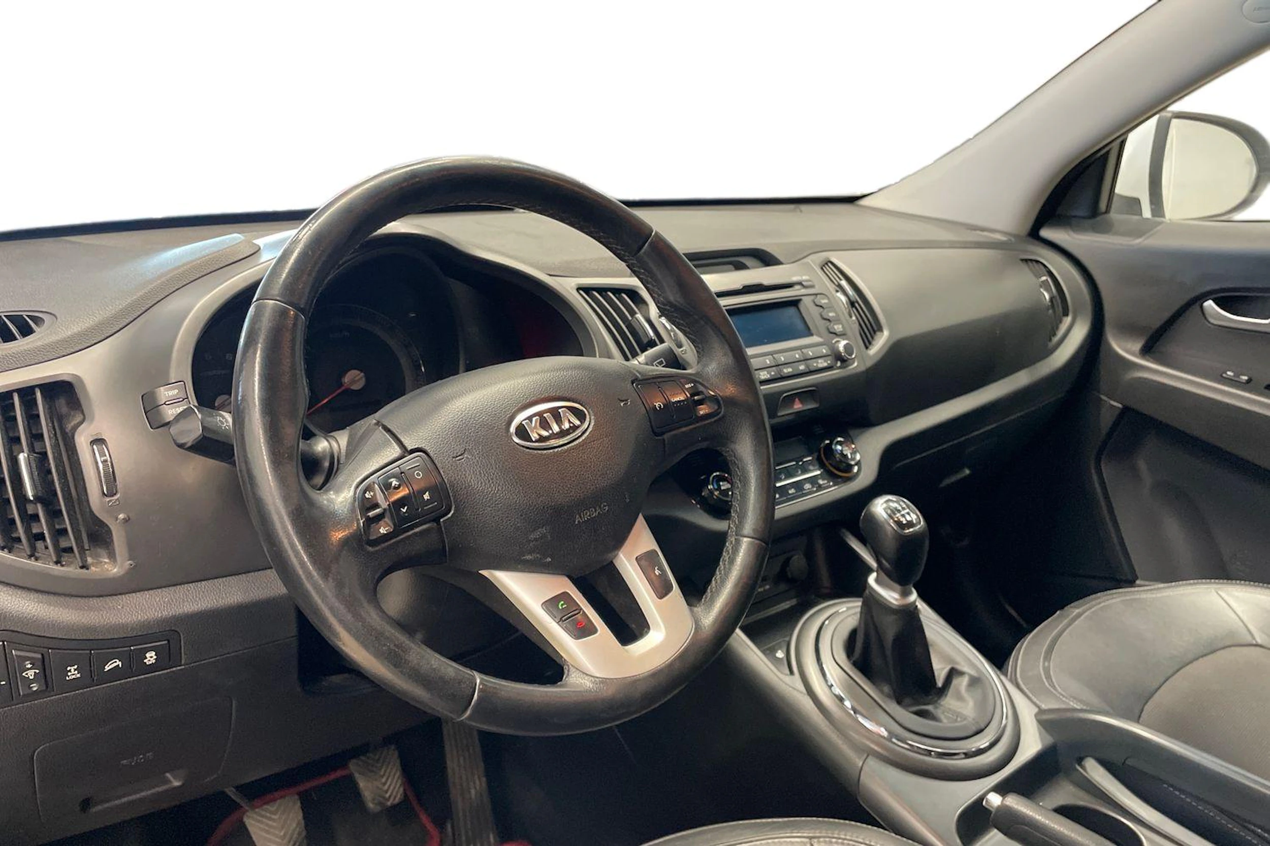 Valkoinen Kia Sportage 2012 kuva 3.