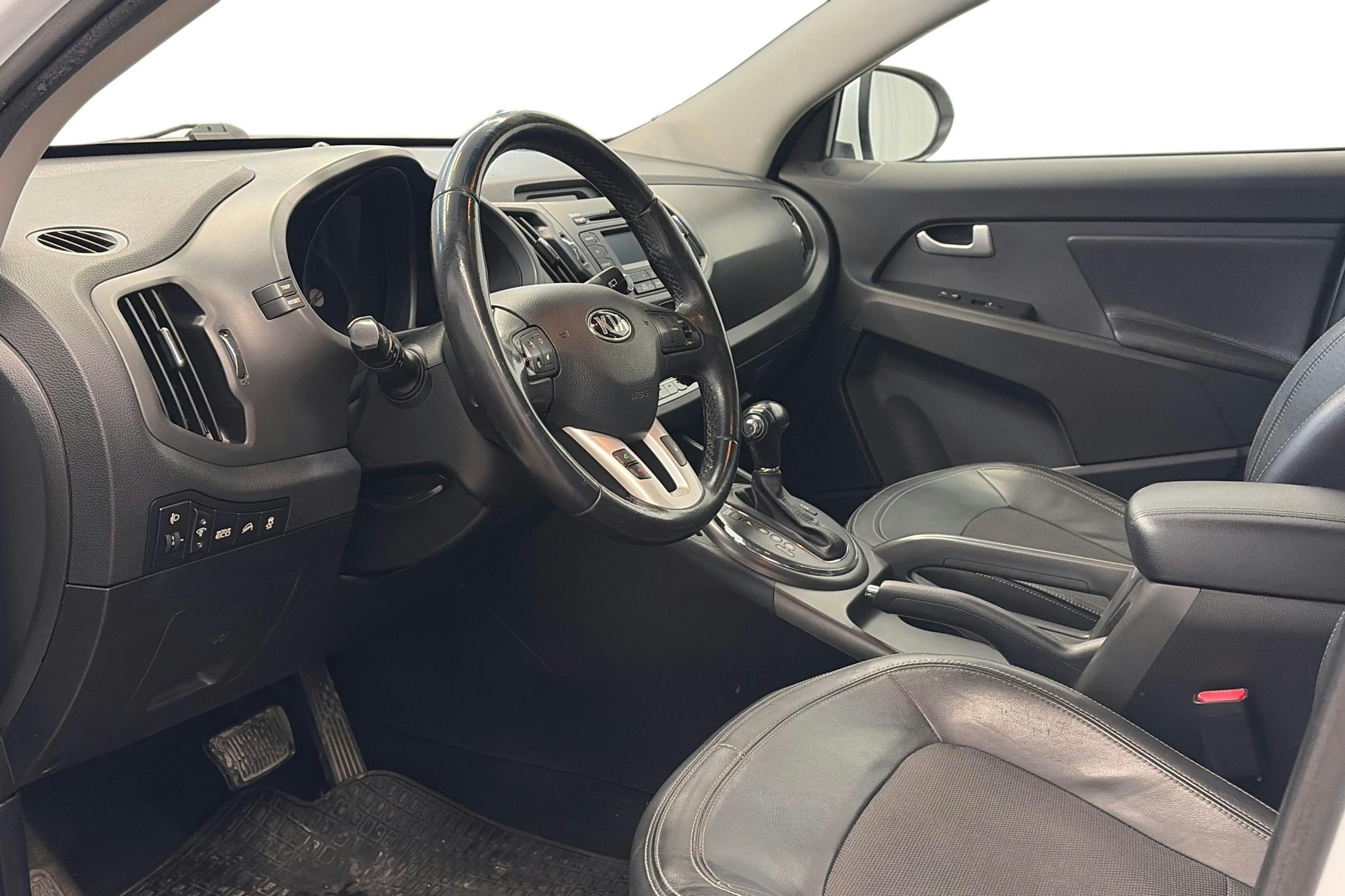 valkoinen Kia Sportage 2012 kuva 7.