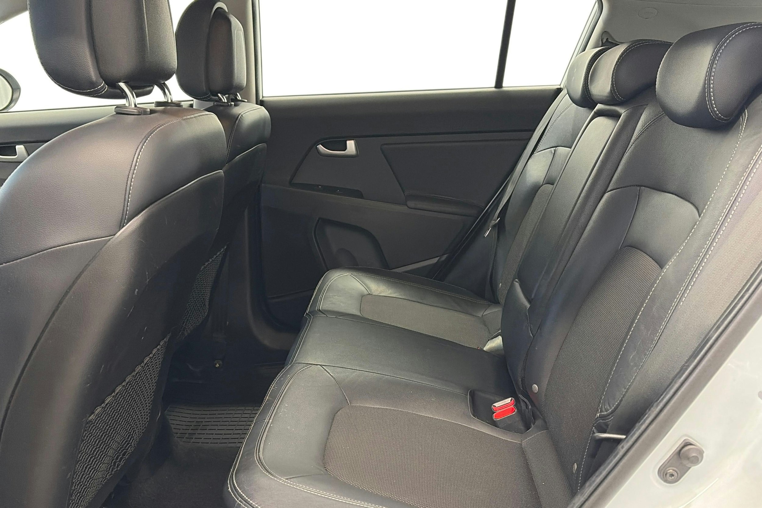 valkoinen Kia Sportage 2012 kuva 10.