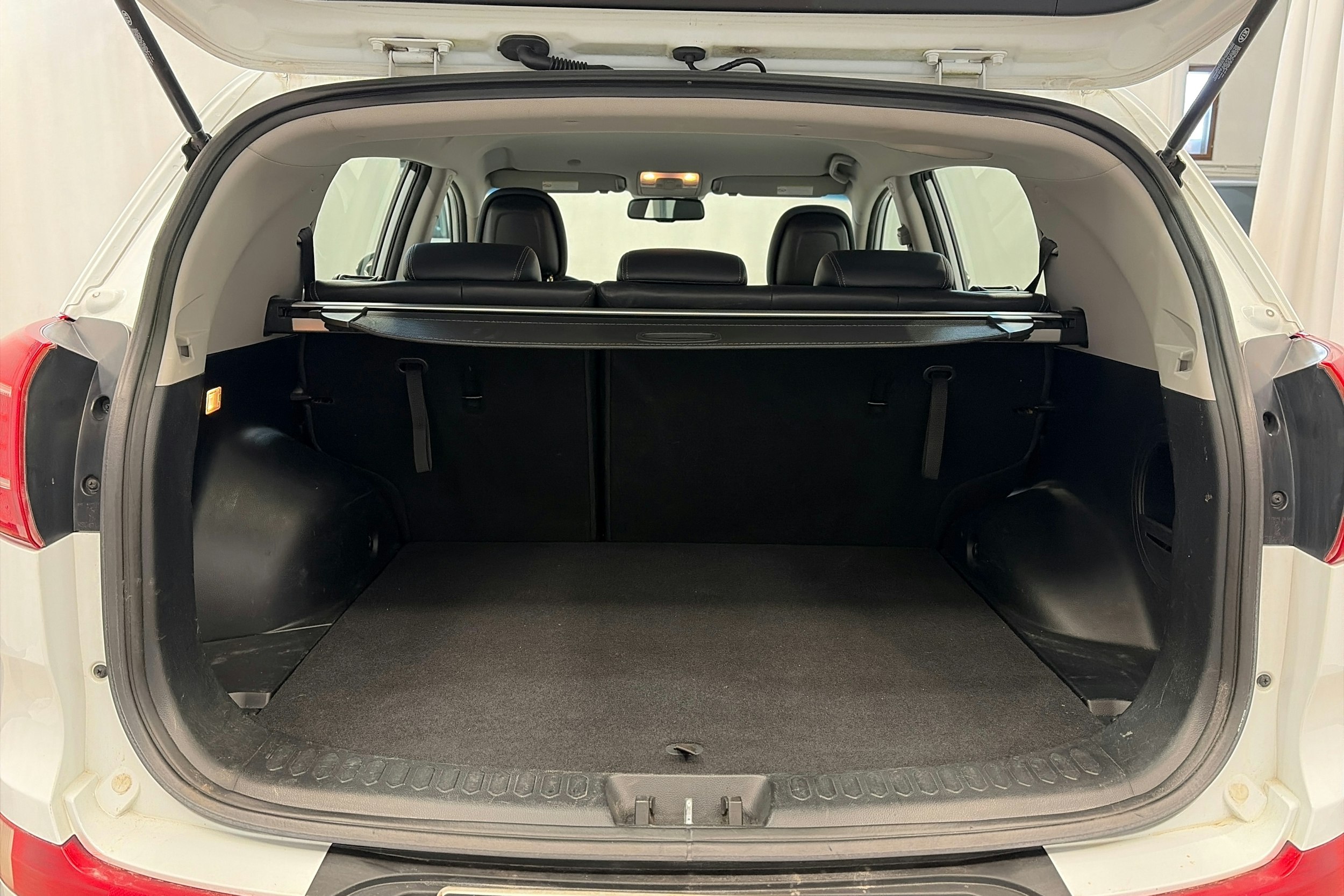 valkoinen Kia Sportage 2012 kuva 15.