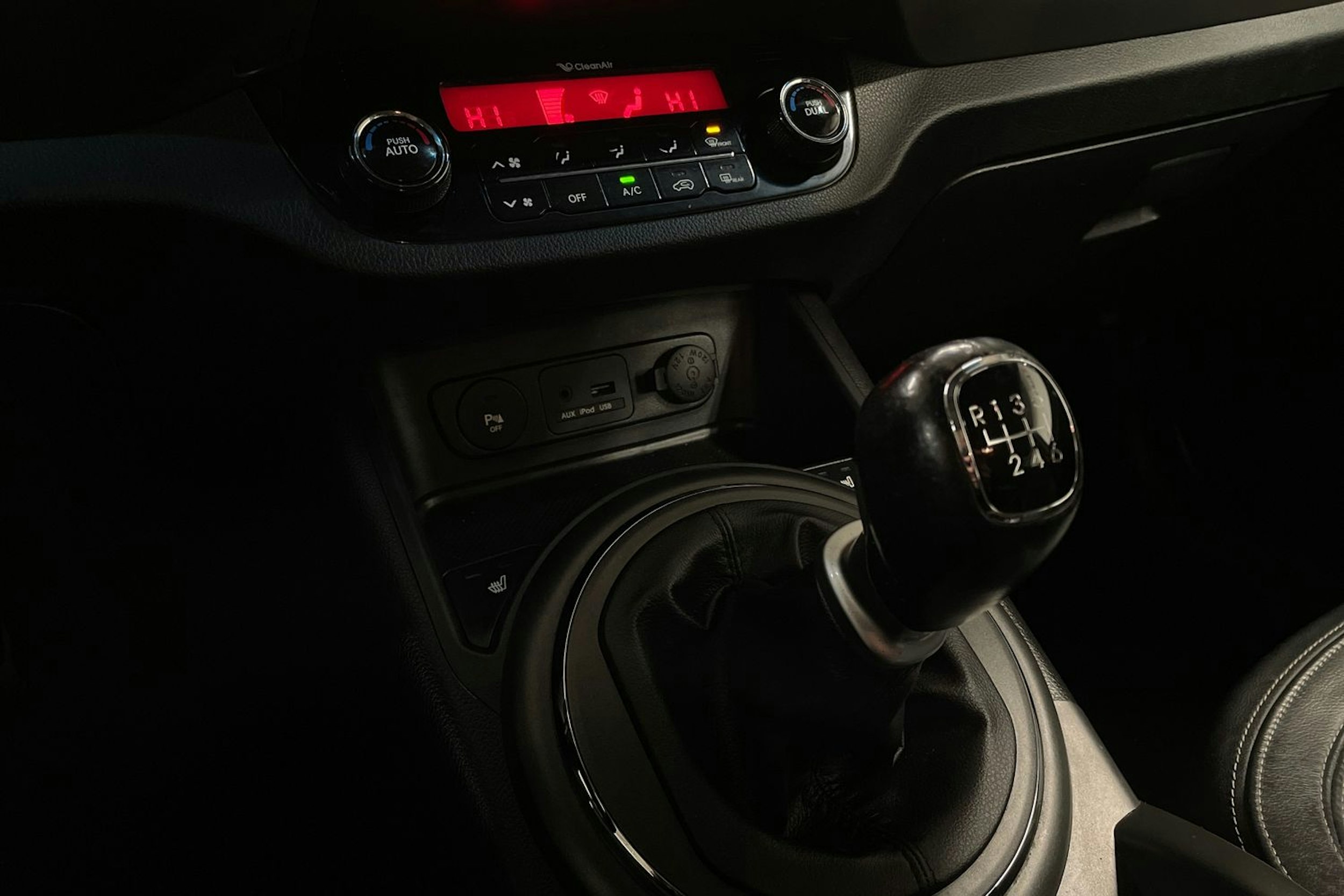 ruskea (beige) Kia Sportage 2013 kuva 18.