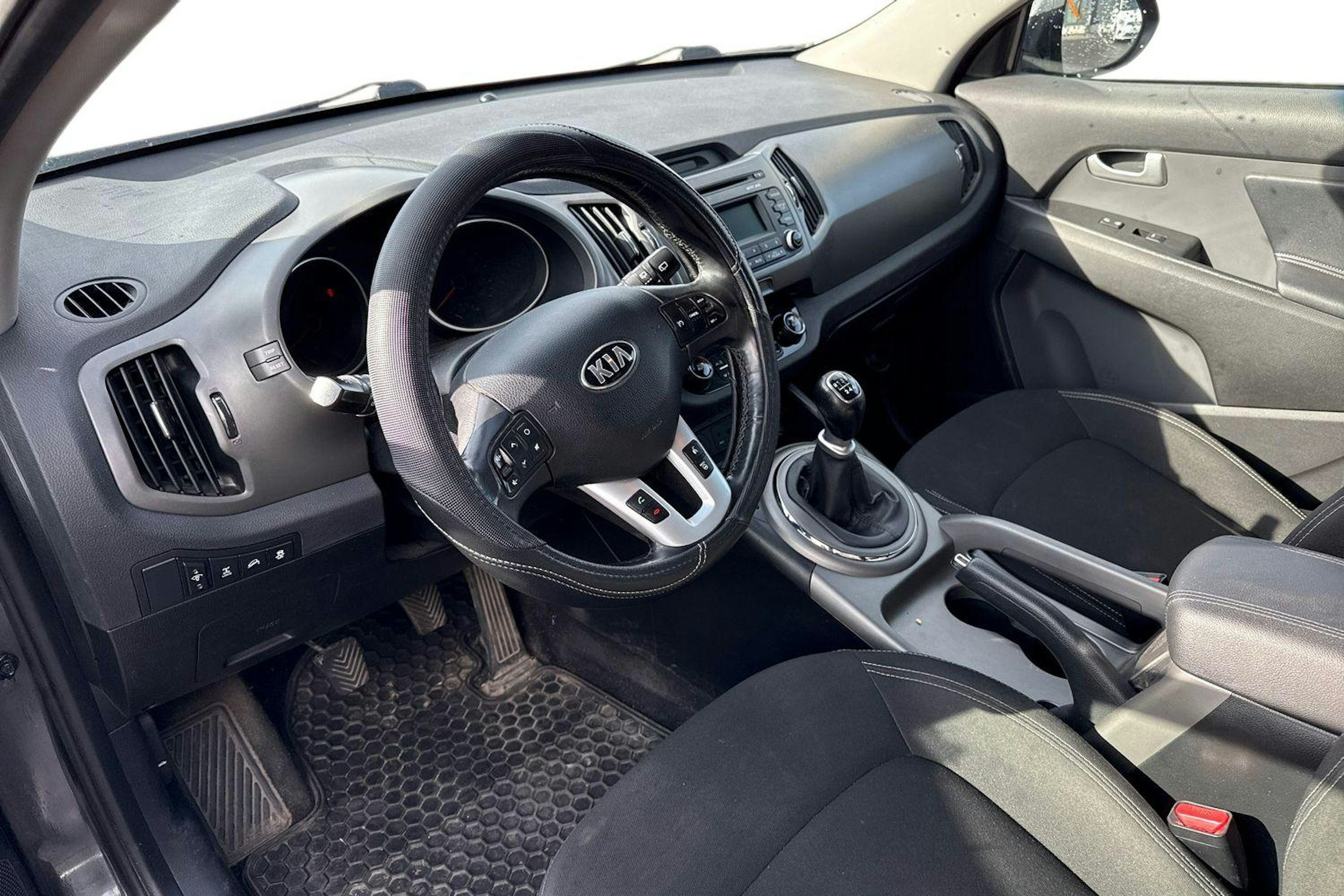 harmaa Kia Sportage 2014 kuva 3.