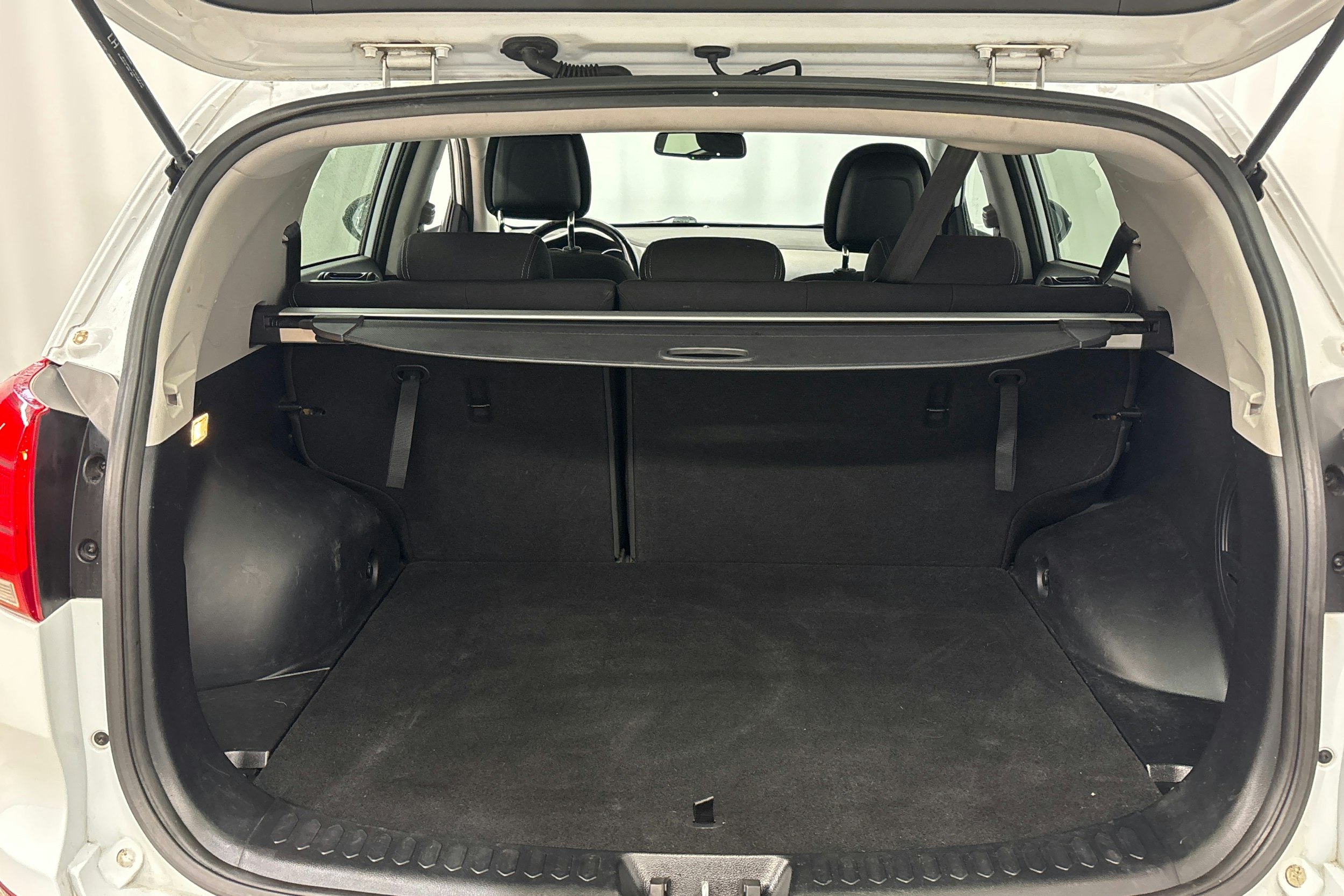 valkoinen Kia Sportage 2014 kuva 14.