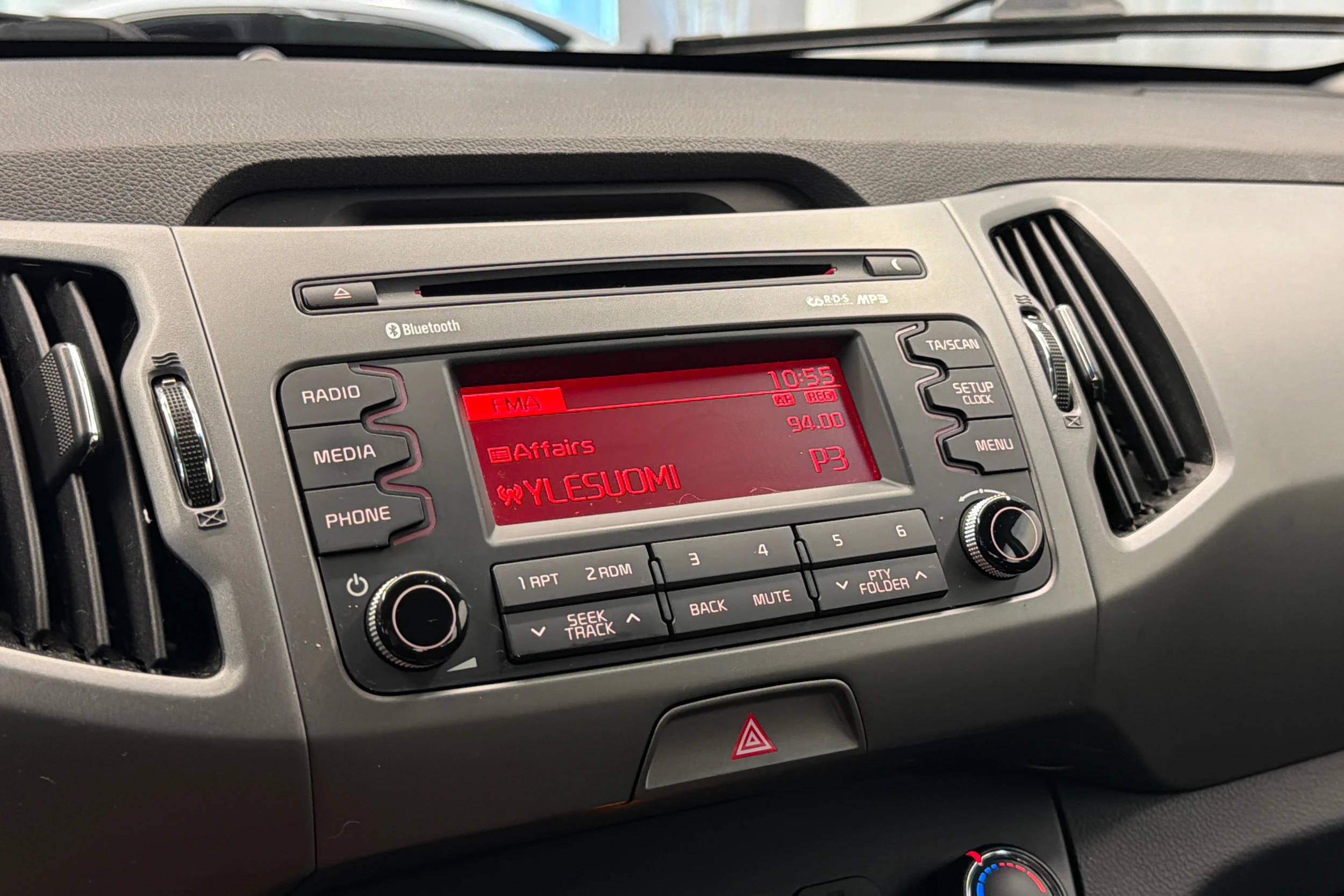 oranssi Kia Sportage 2014 kuva 22.