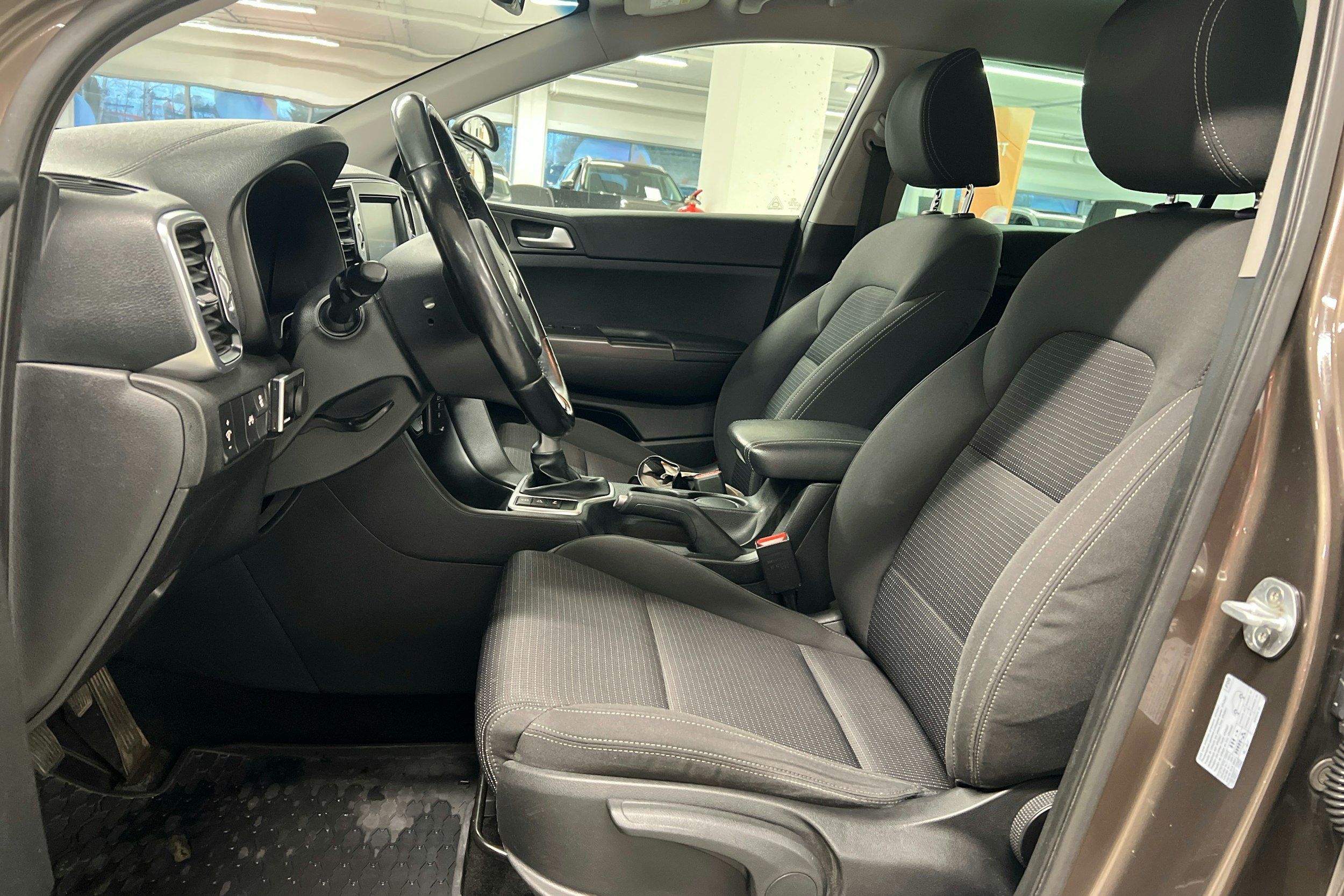 ruskea (beige) Kia Sportage 2016 kuva 6.