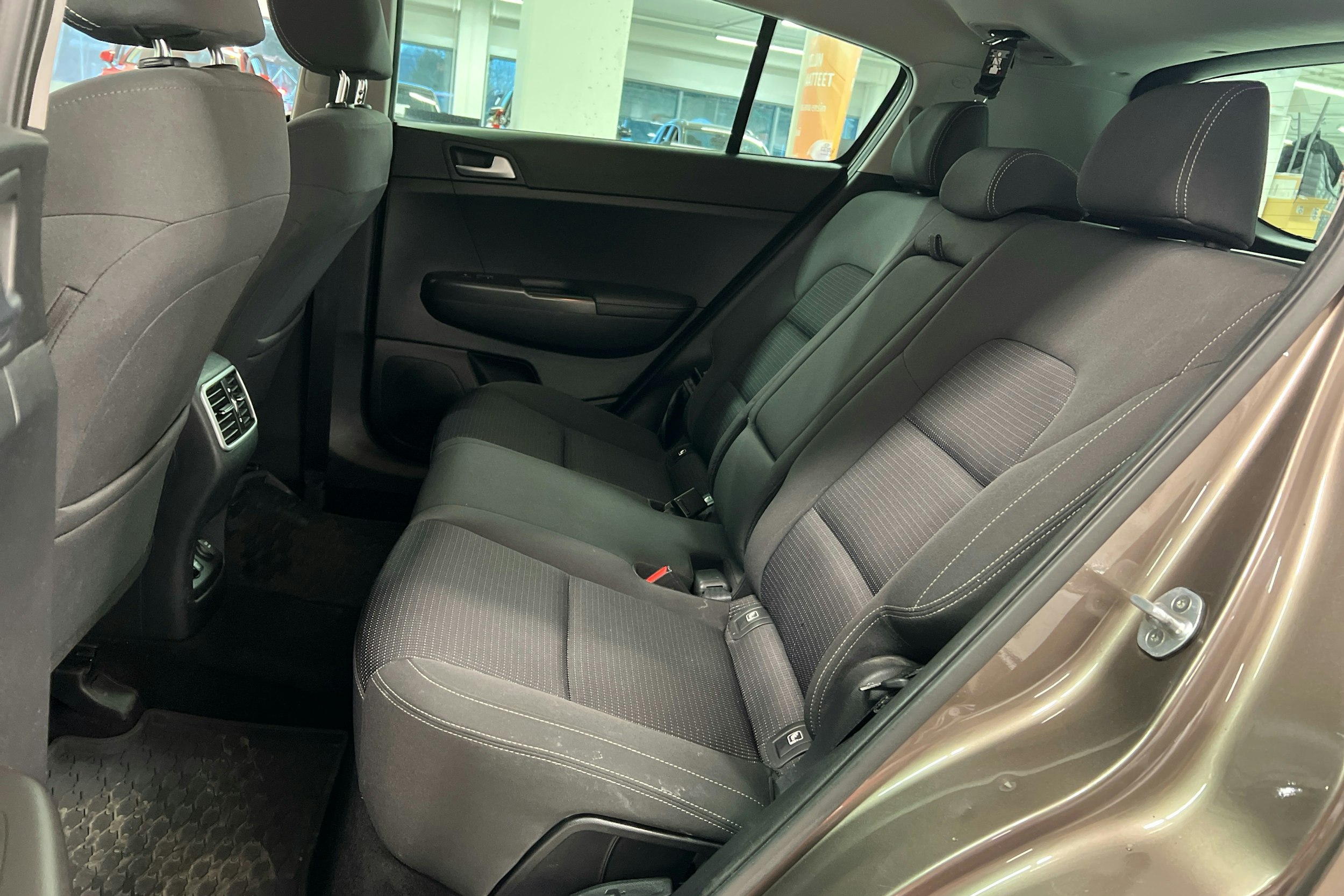 ruskea (beige) Kia Sportage 2016 kuva 8.