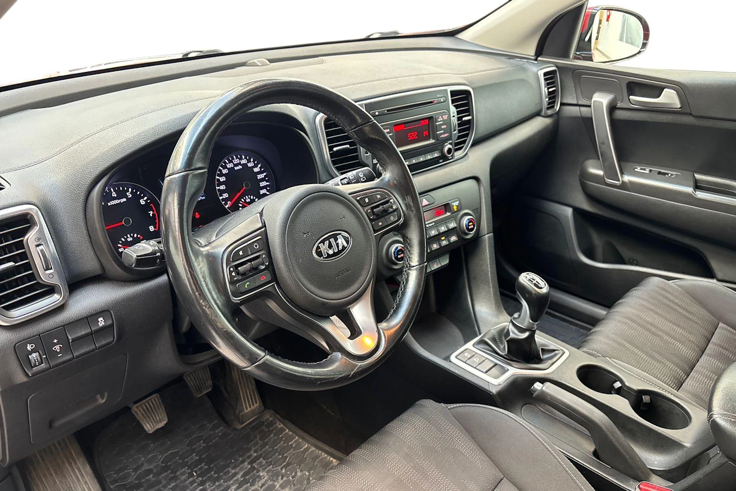 Punainen Kia Sportage 2016 kuva 6.