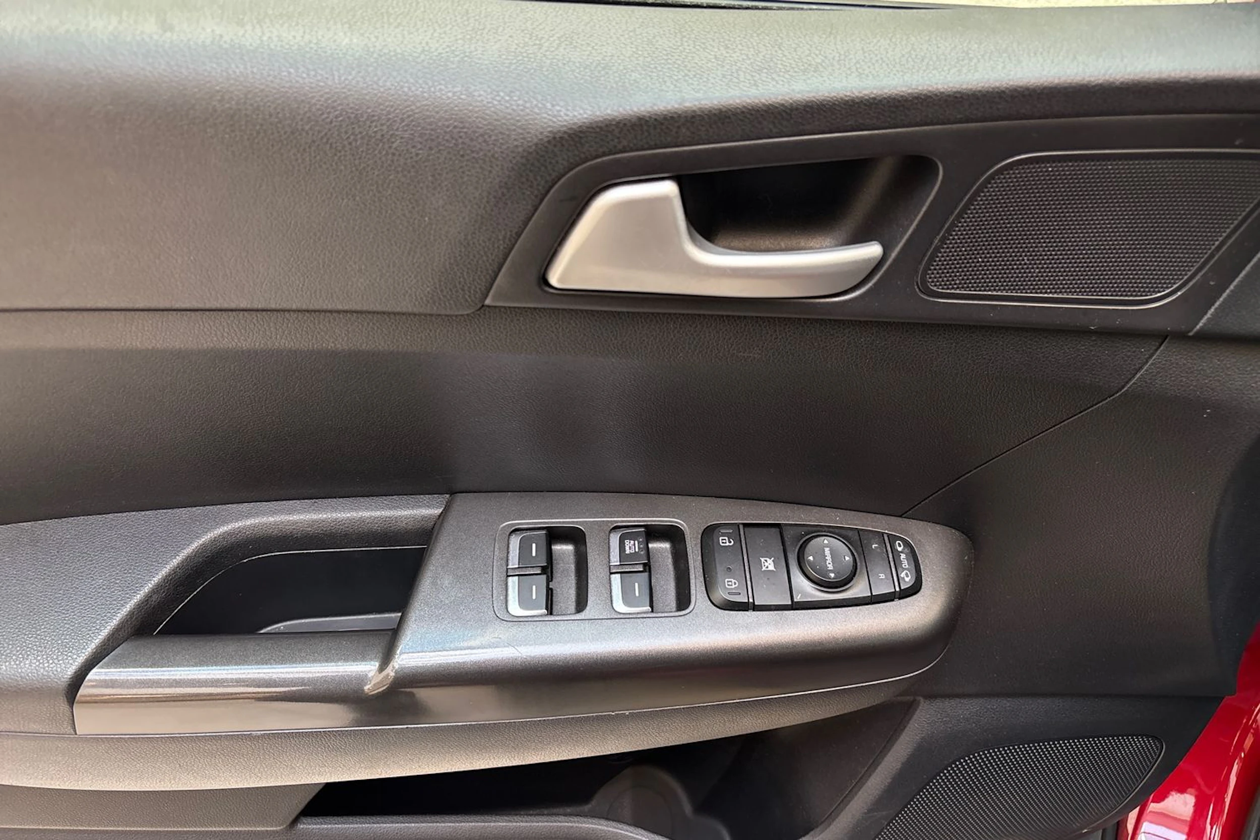 Punainen Kia Sportage 2016 kuva 13.