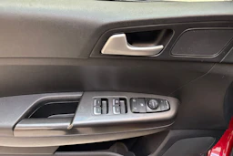 Punainen Kia Sportage 2016 kuva 13.