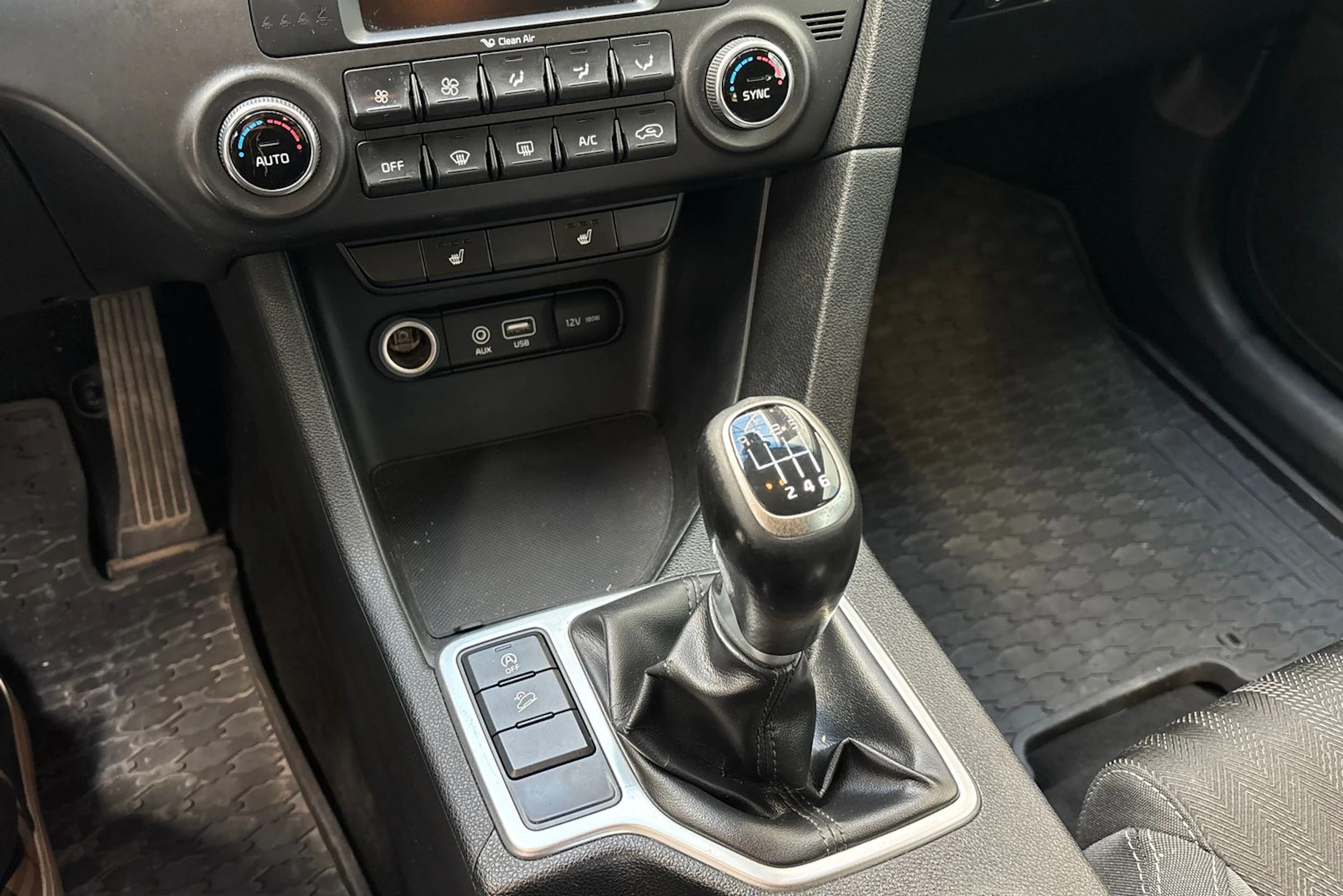 Punainen Kia Sportage 2016 kuva 18.