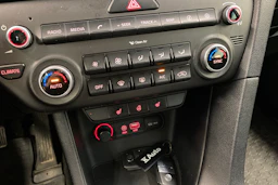Punainen Kia Sportage 2016 kuva 11.