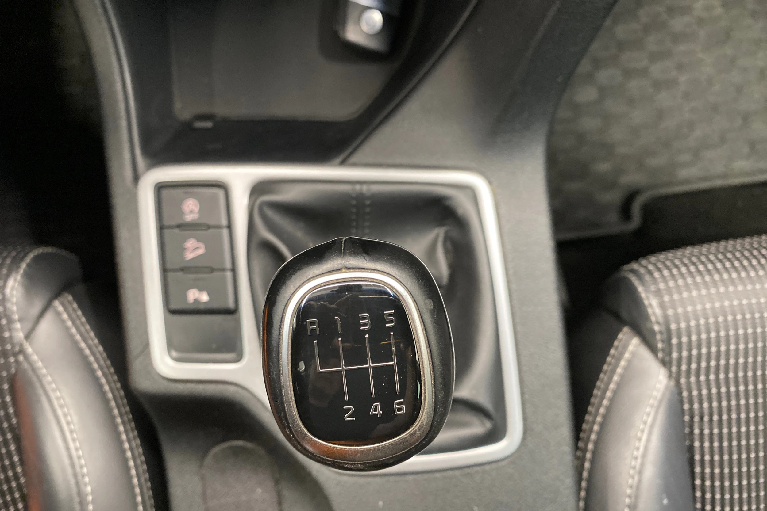 Punainen Kia Sportage 2016 kuva 16.