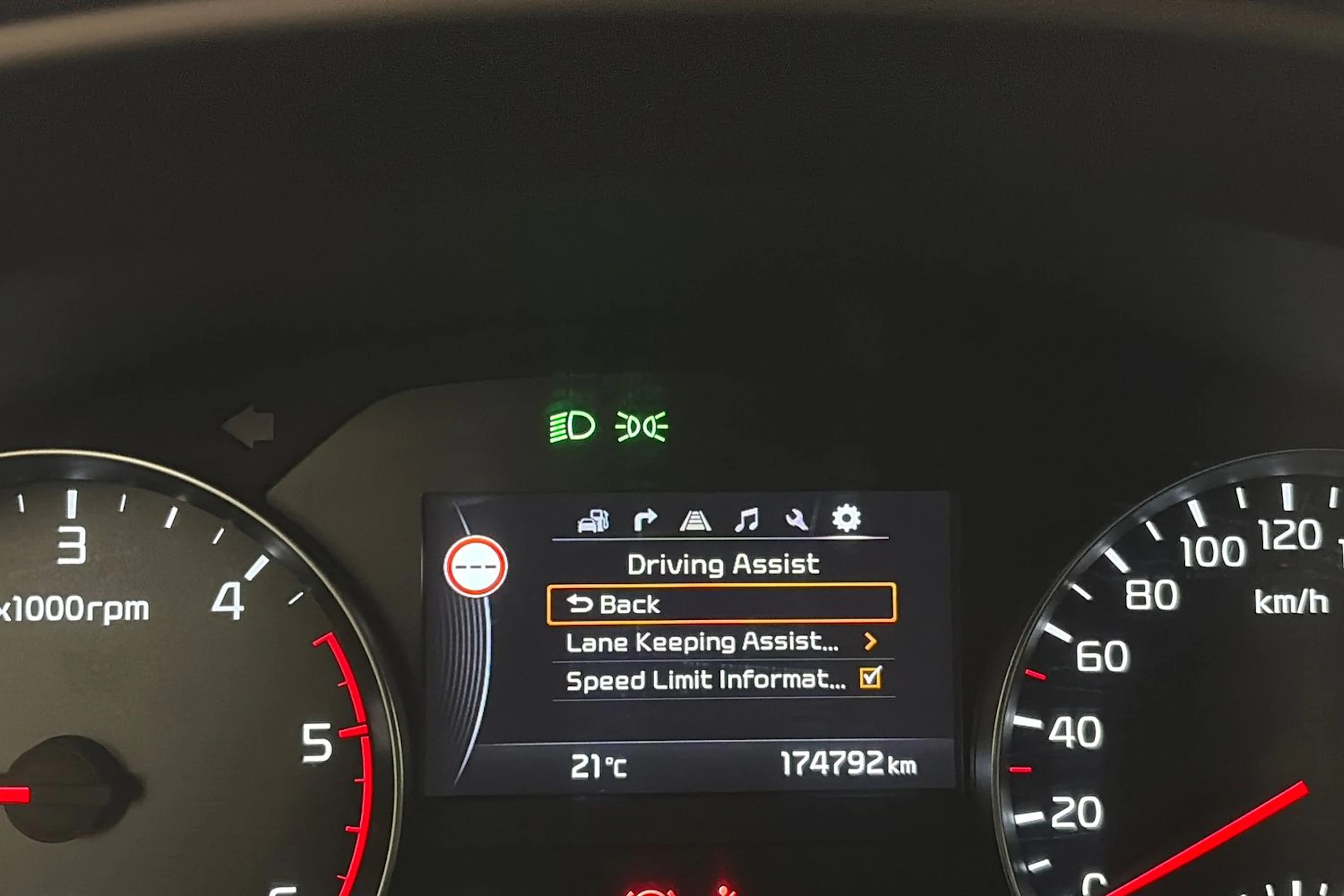 valkoinen Kia Sportage 2016 kuva 15.