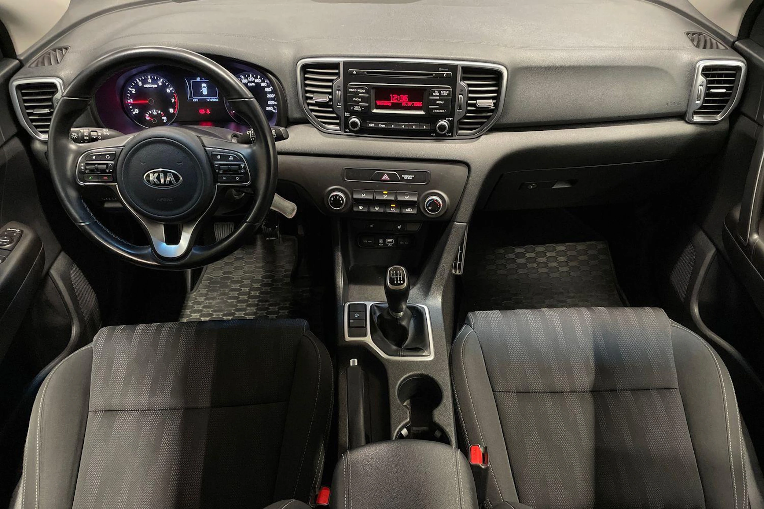 musta Kia Sportage 2016 kuva 7.