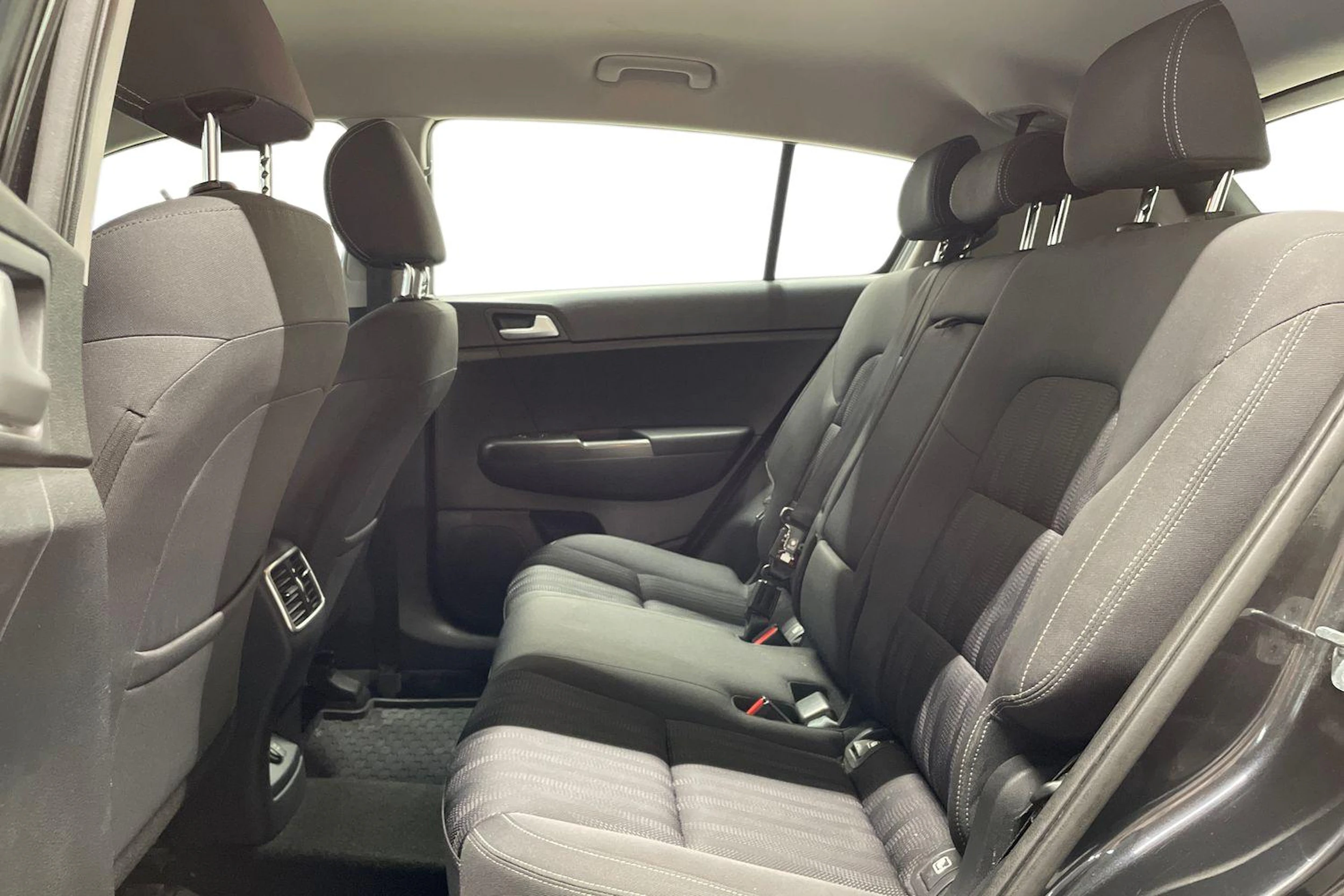 musta Kia Sportage 2016 kuva 8.