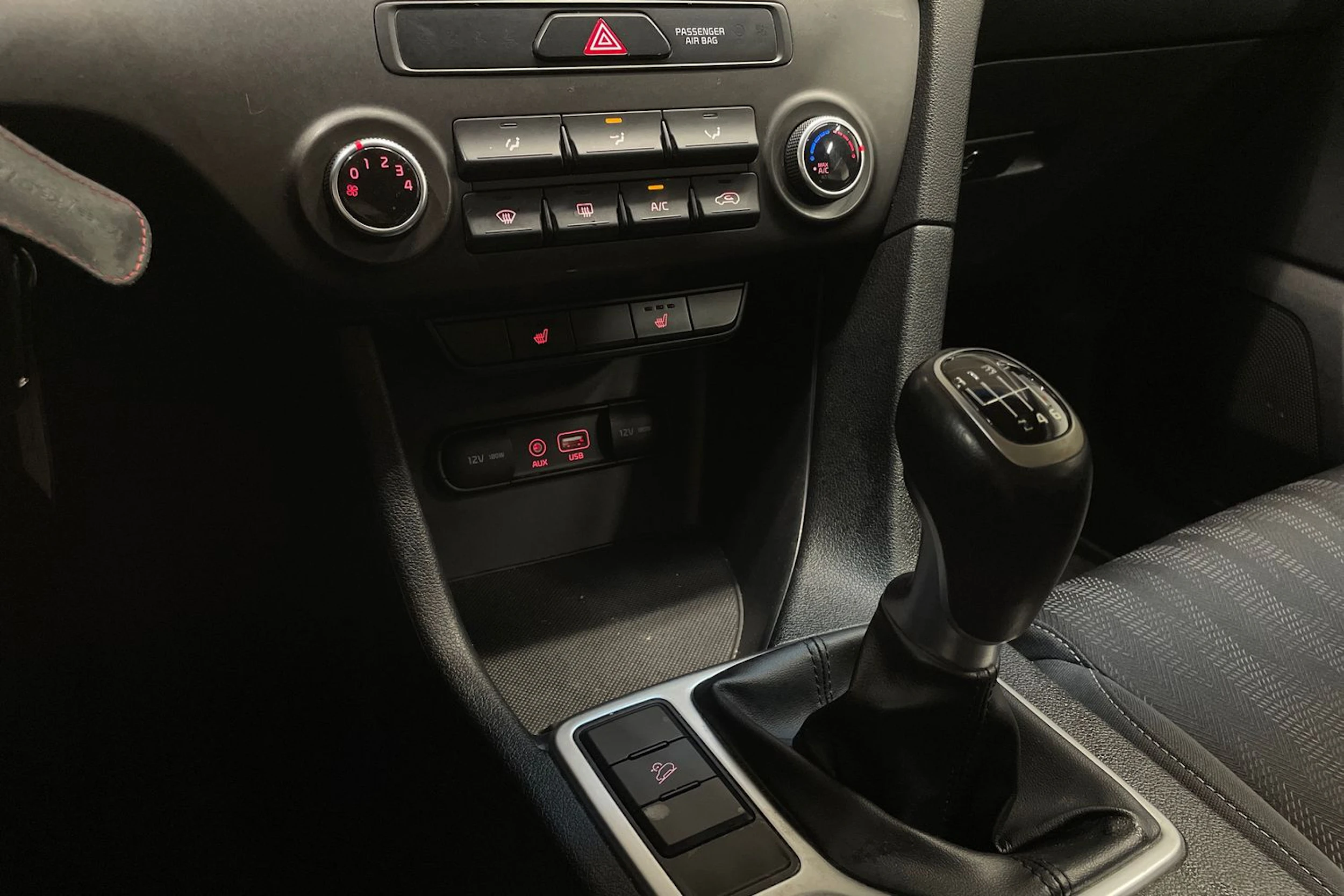musta Kia Sportage 2016 kuva 15.