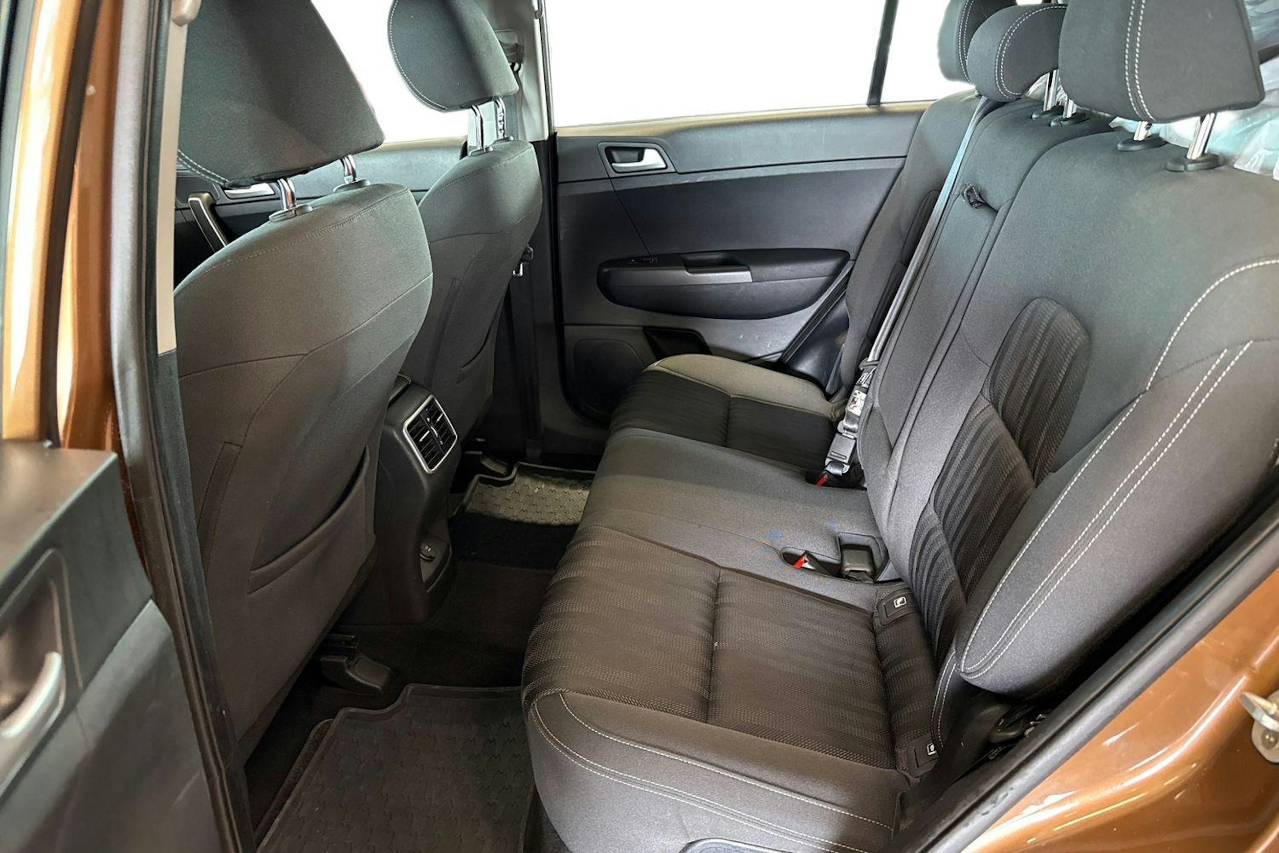 ruskea (beige) Kia Sportage 2016 kuva 10.