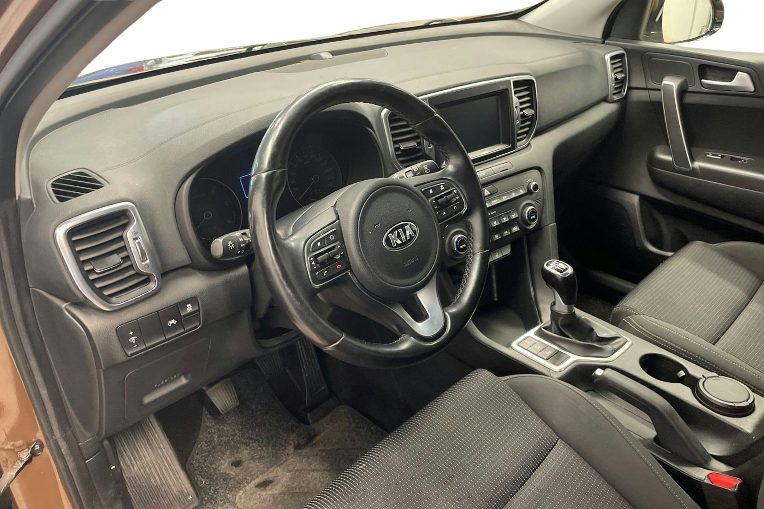 Ruskea (beige) Kia Sportage 2016 kuva 7.