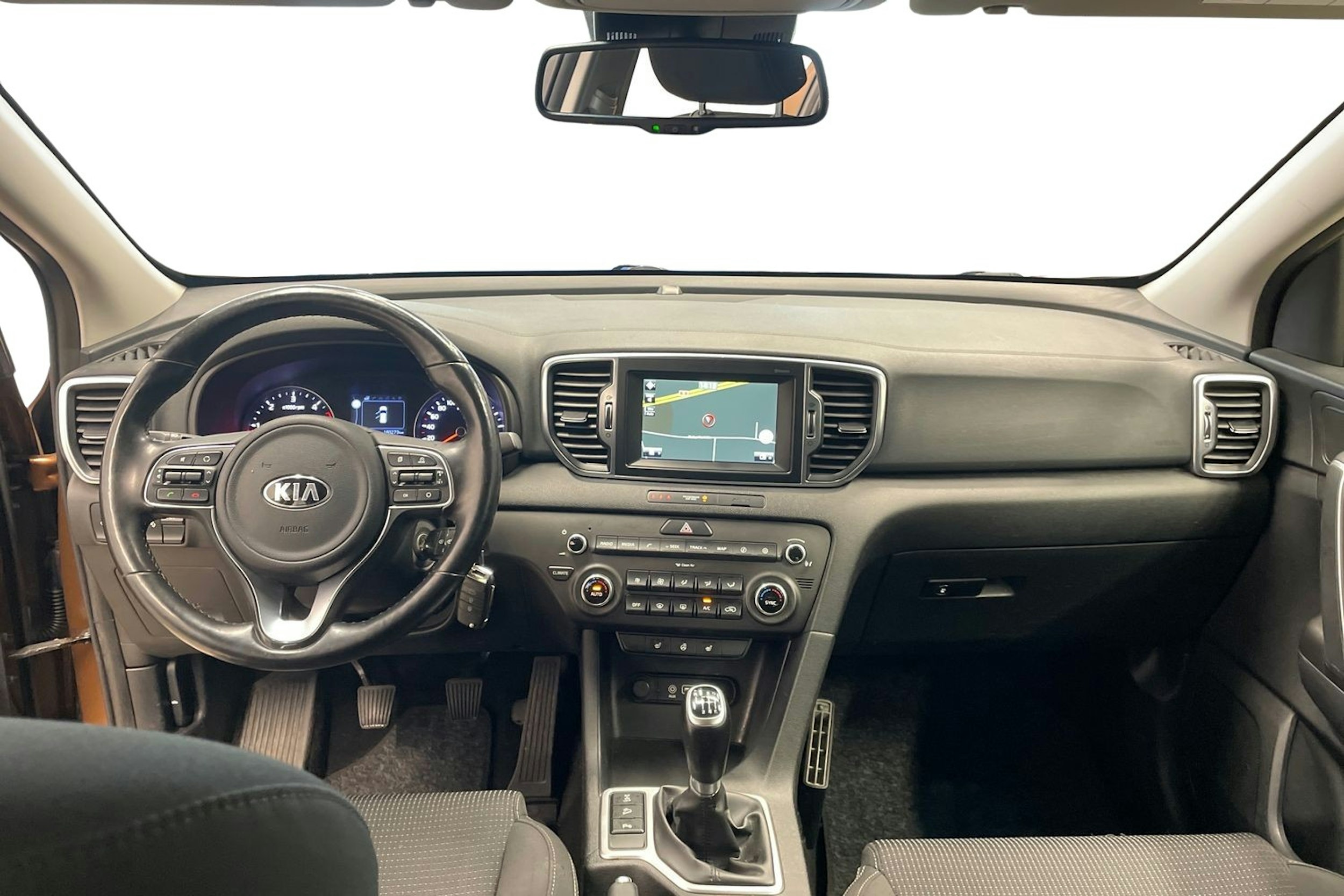 Ruskea (beige) Kia Sportage 2016 kuva 9.