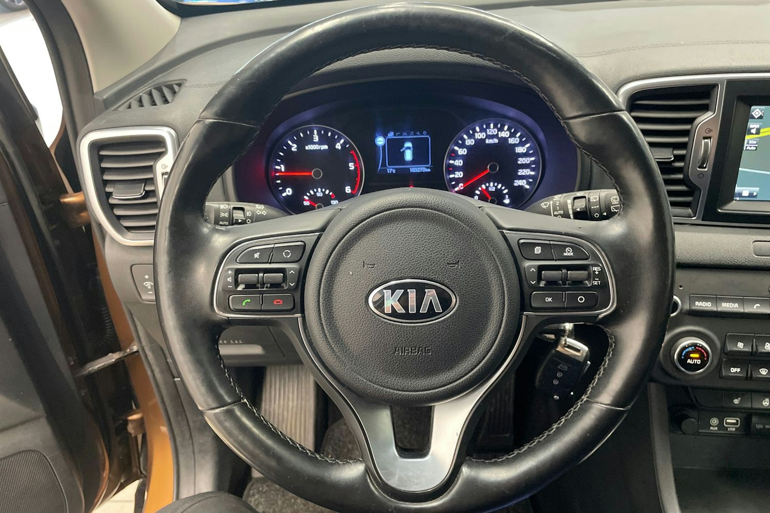 Ruskea (beige) Kia Sportage 2016 kuva 14.