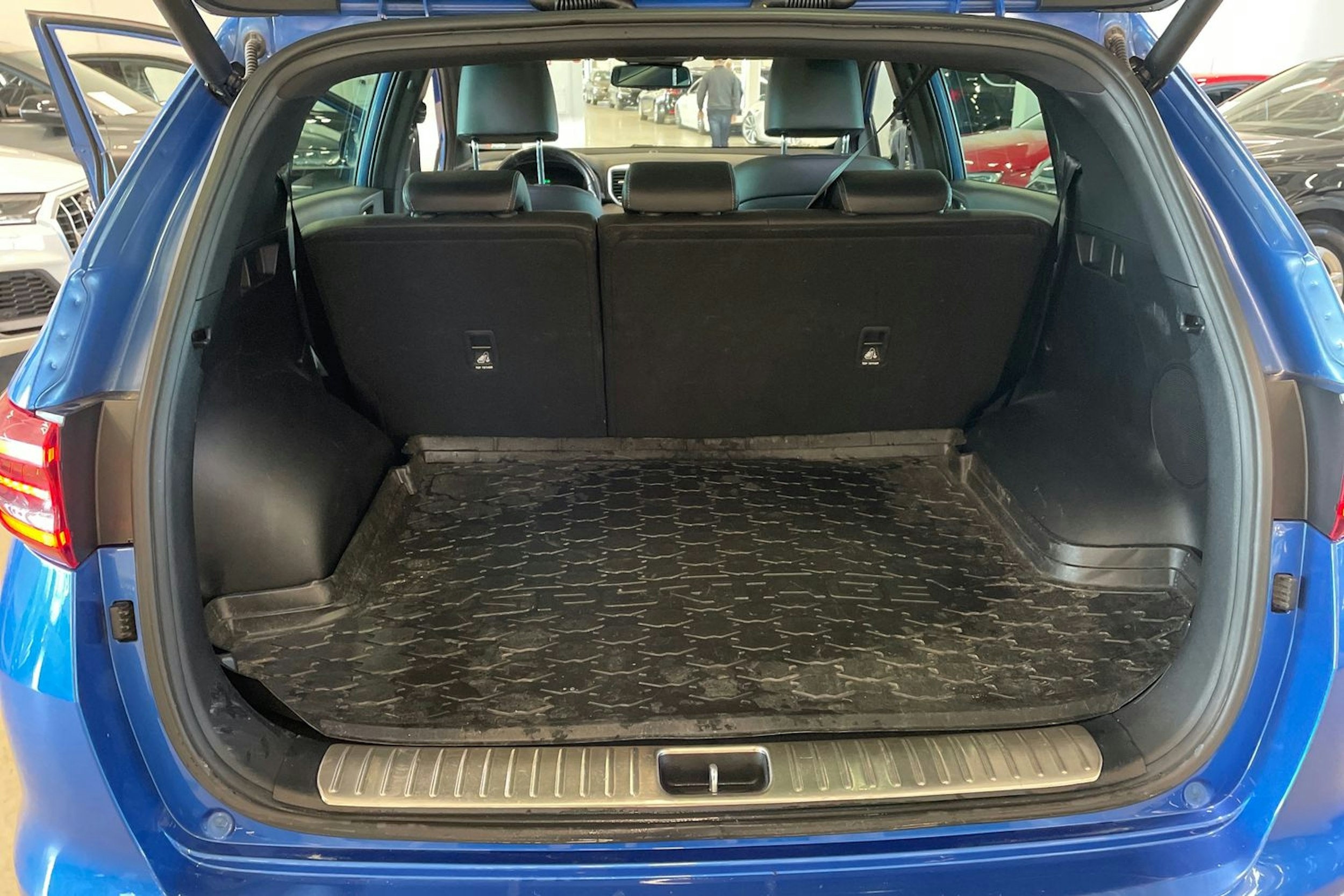 sininen Kia Sportage 2018 kuva 34.