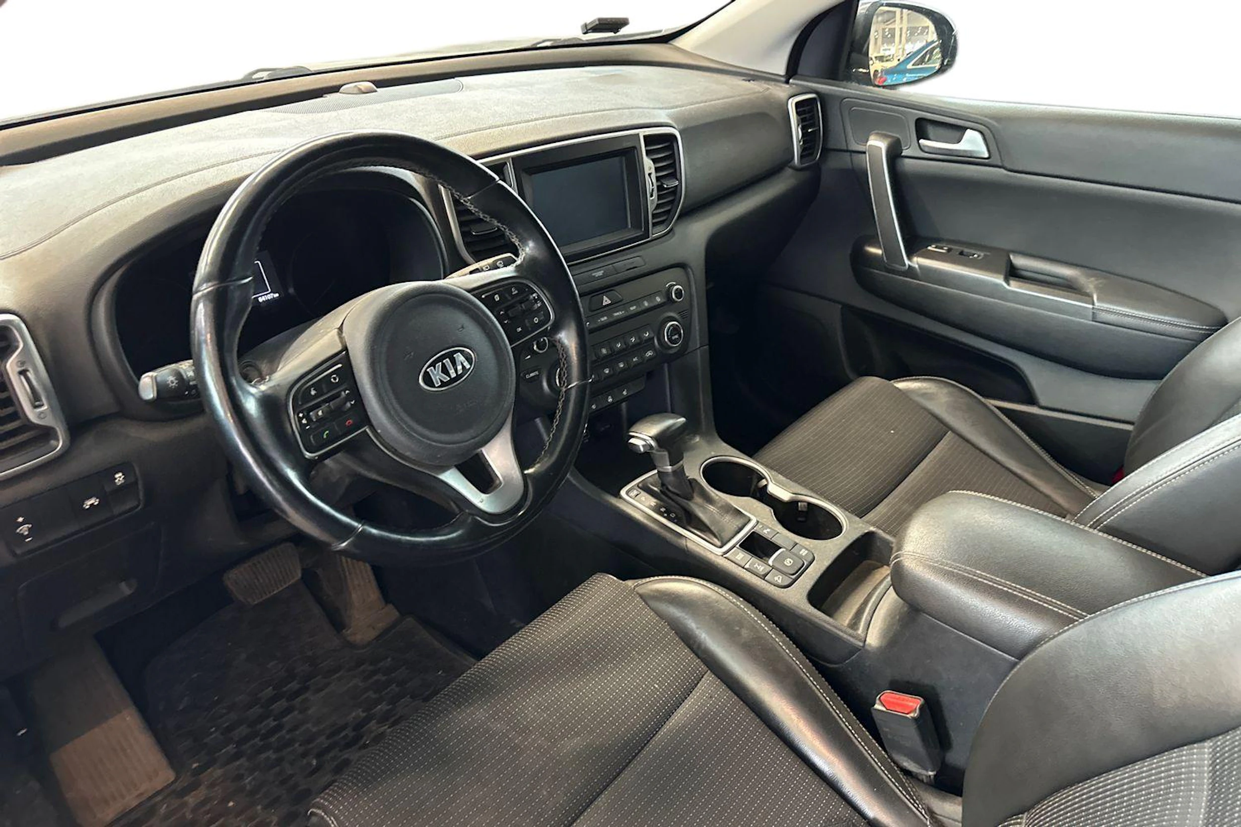 harmaa Kia Sportage 2018 kuva 3.