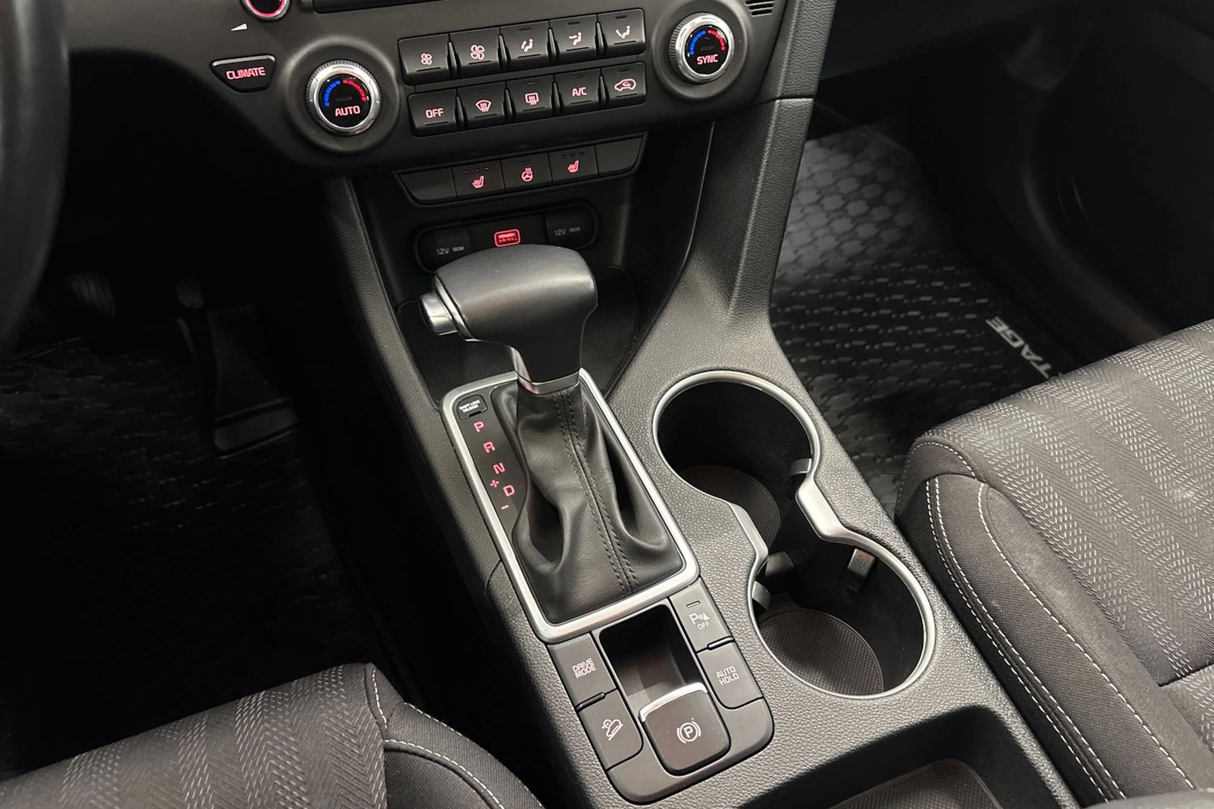 valkoinen Kia Sportage 2020 kuva 16.