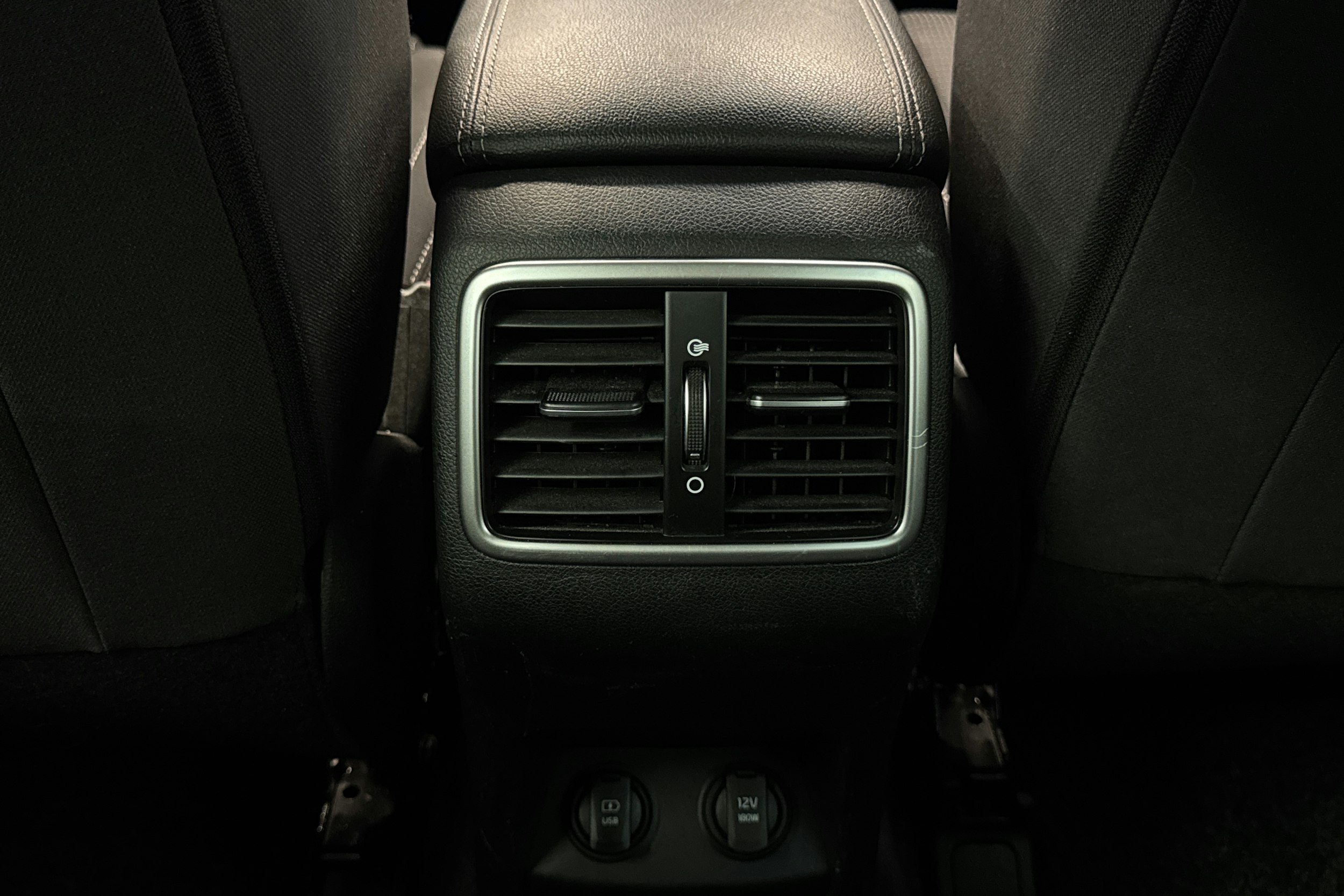 punainen Kia Sportage 2020 kuva 16.