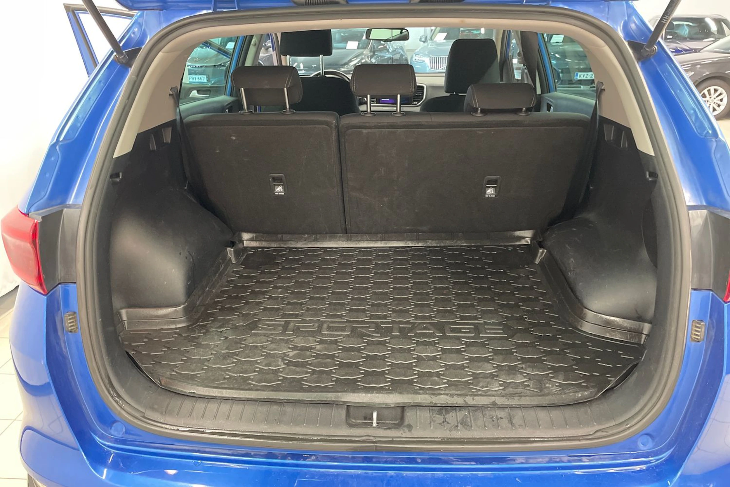 sininen Kia Sportage 2021 kuva 18.