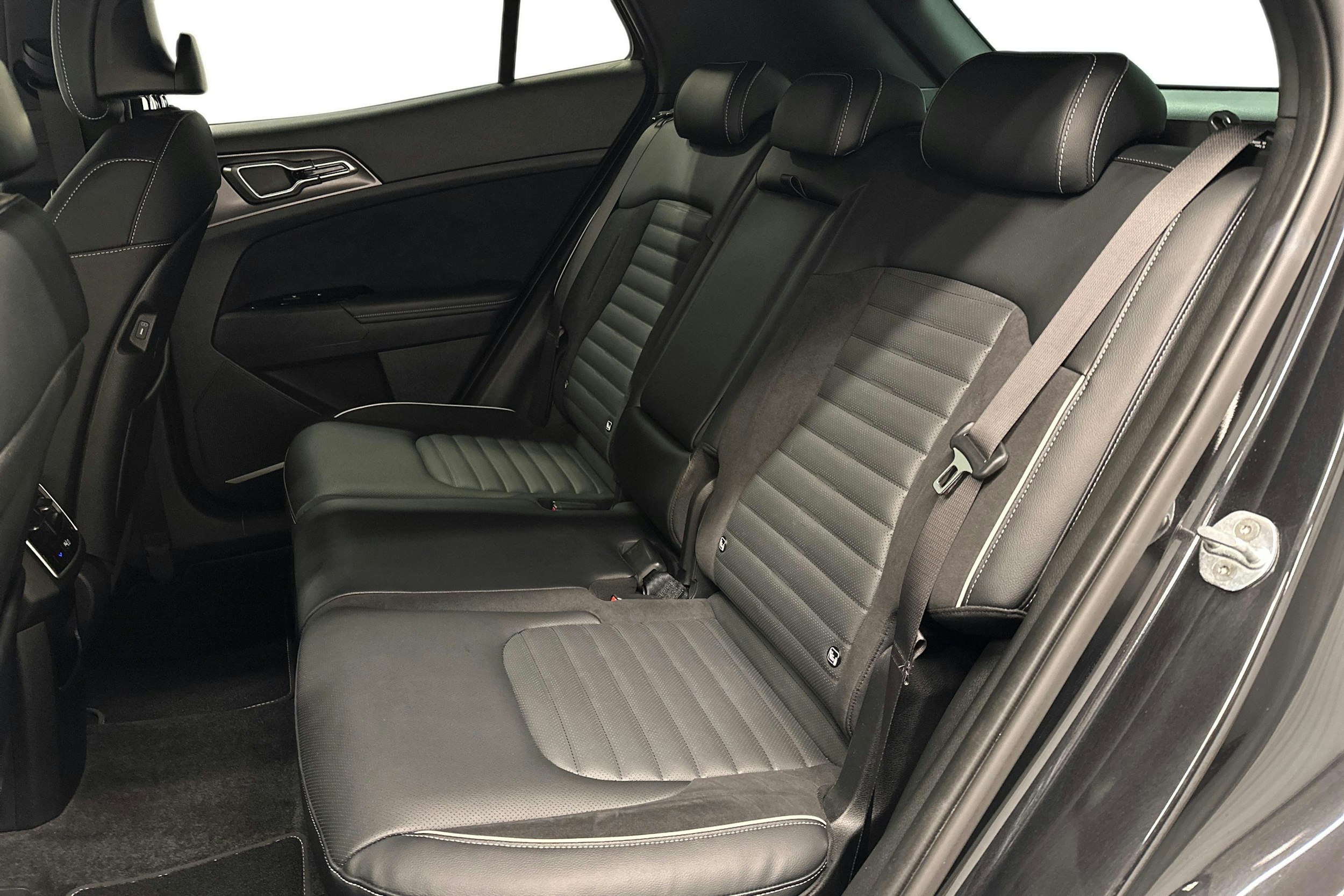 musta Kia Sportage 2022 kuva 10.