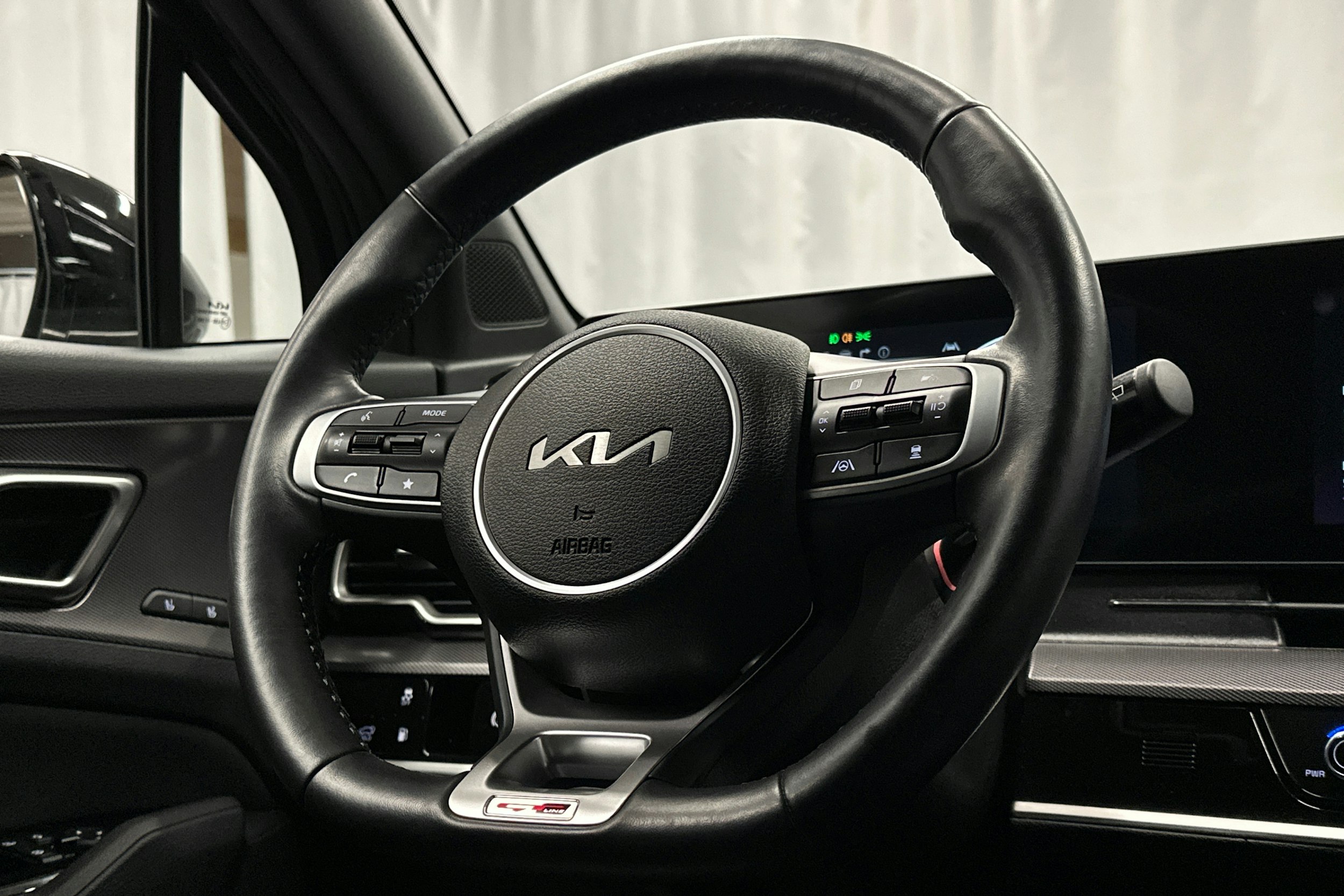 musta Kia Sportage 2022 kuva 19.