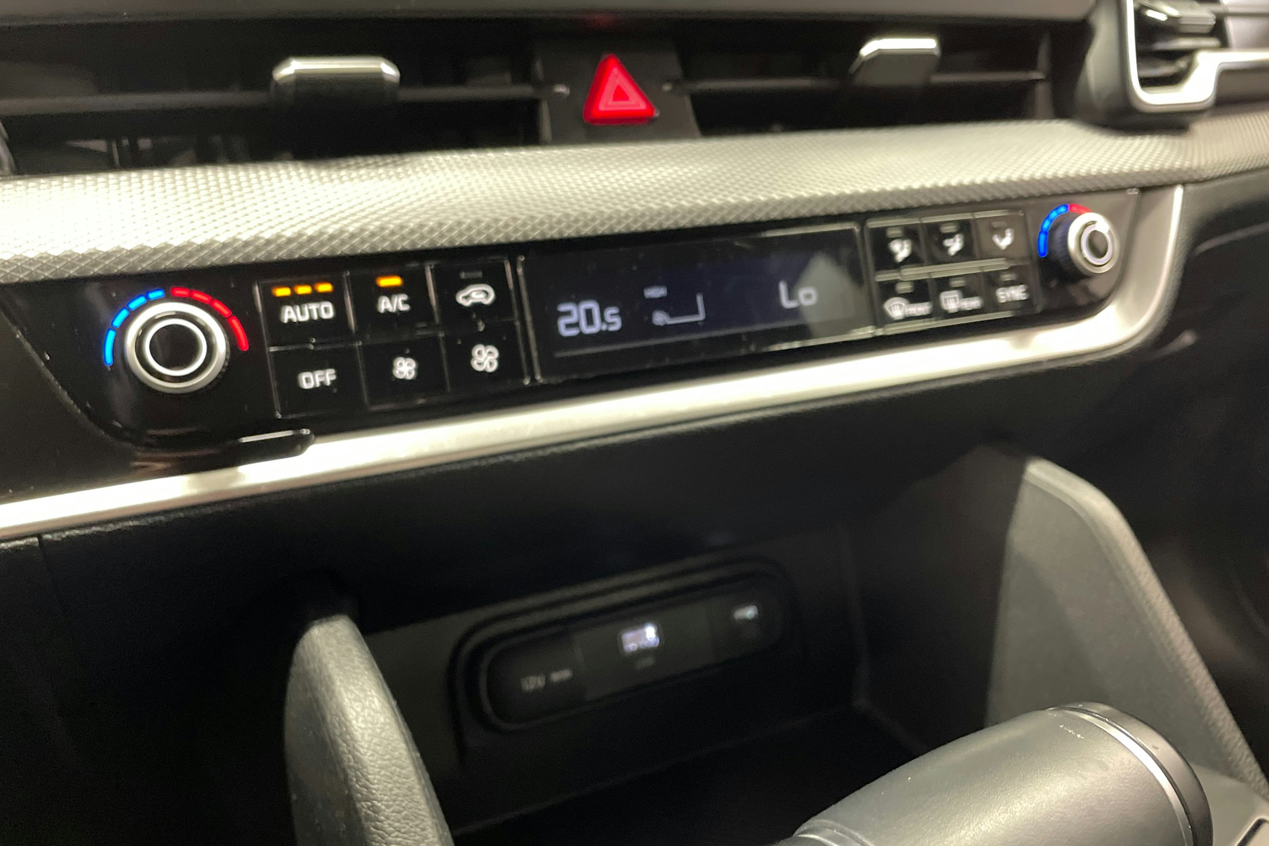 ruskea (beige) Kia Sportage 2022 kuva 18.