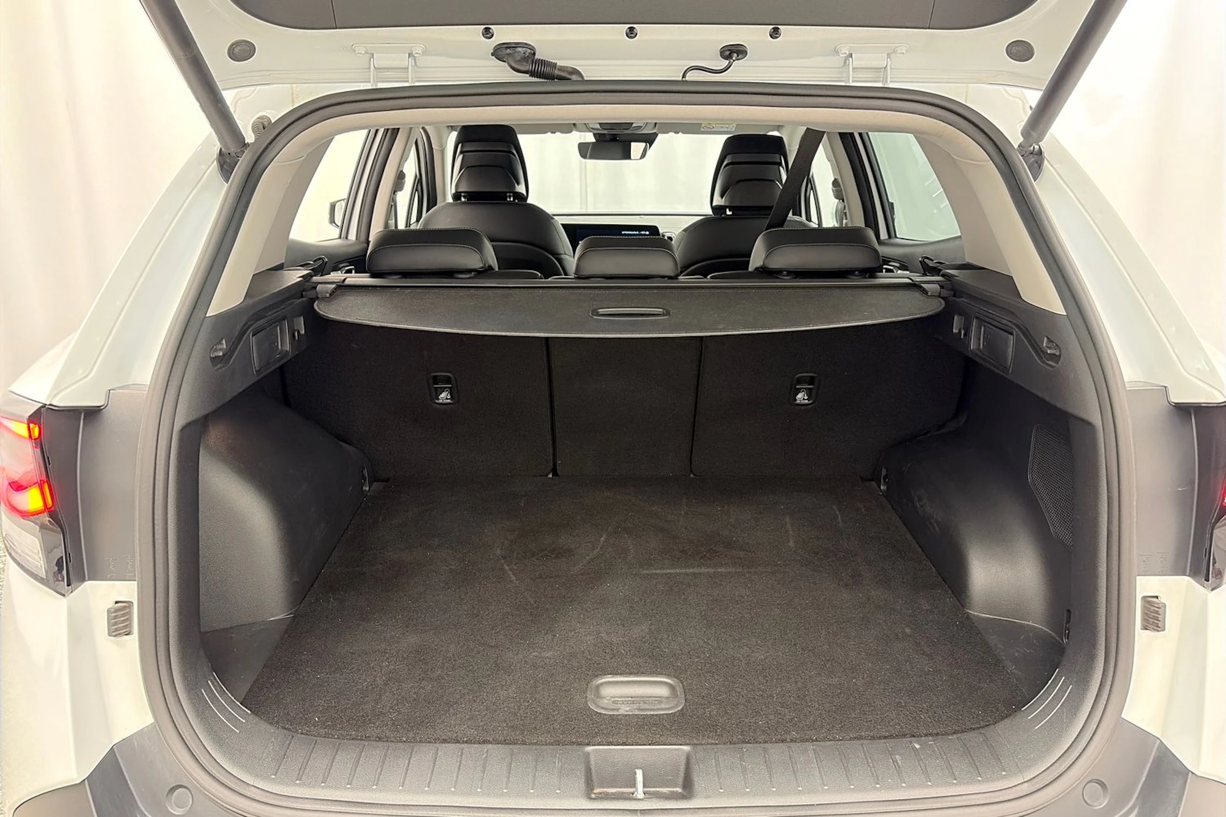 valkoinen Kia Sportage 2022 kuva 14.