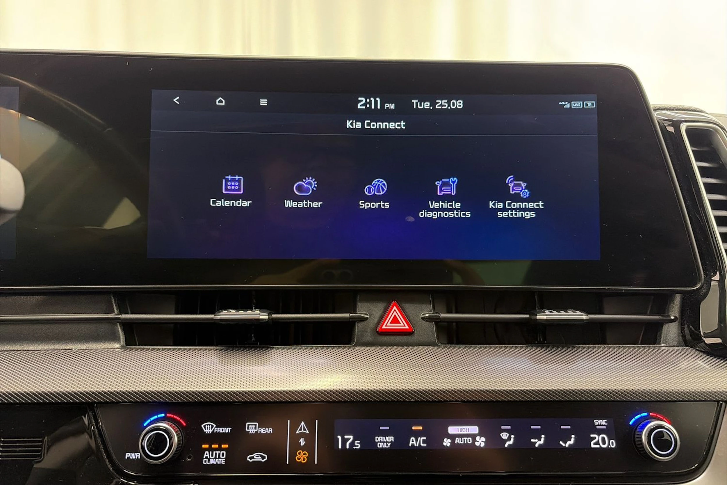 valkoinen Kia Sportage 2022 kuva 32.