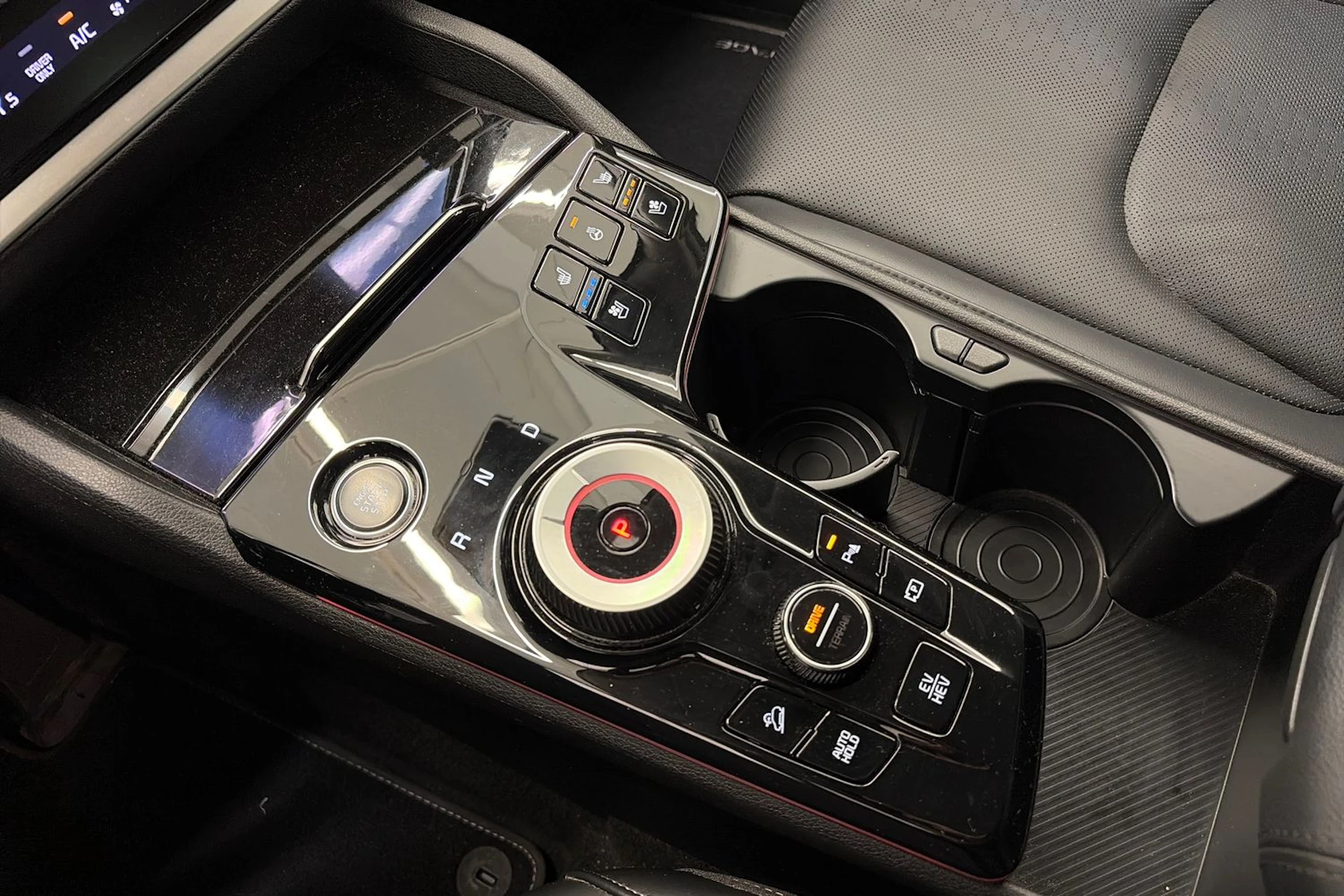 valkoinen Kia Sportage 2022 kuva 35.