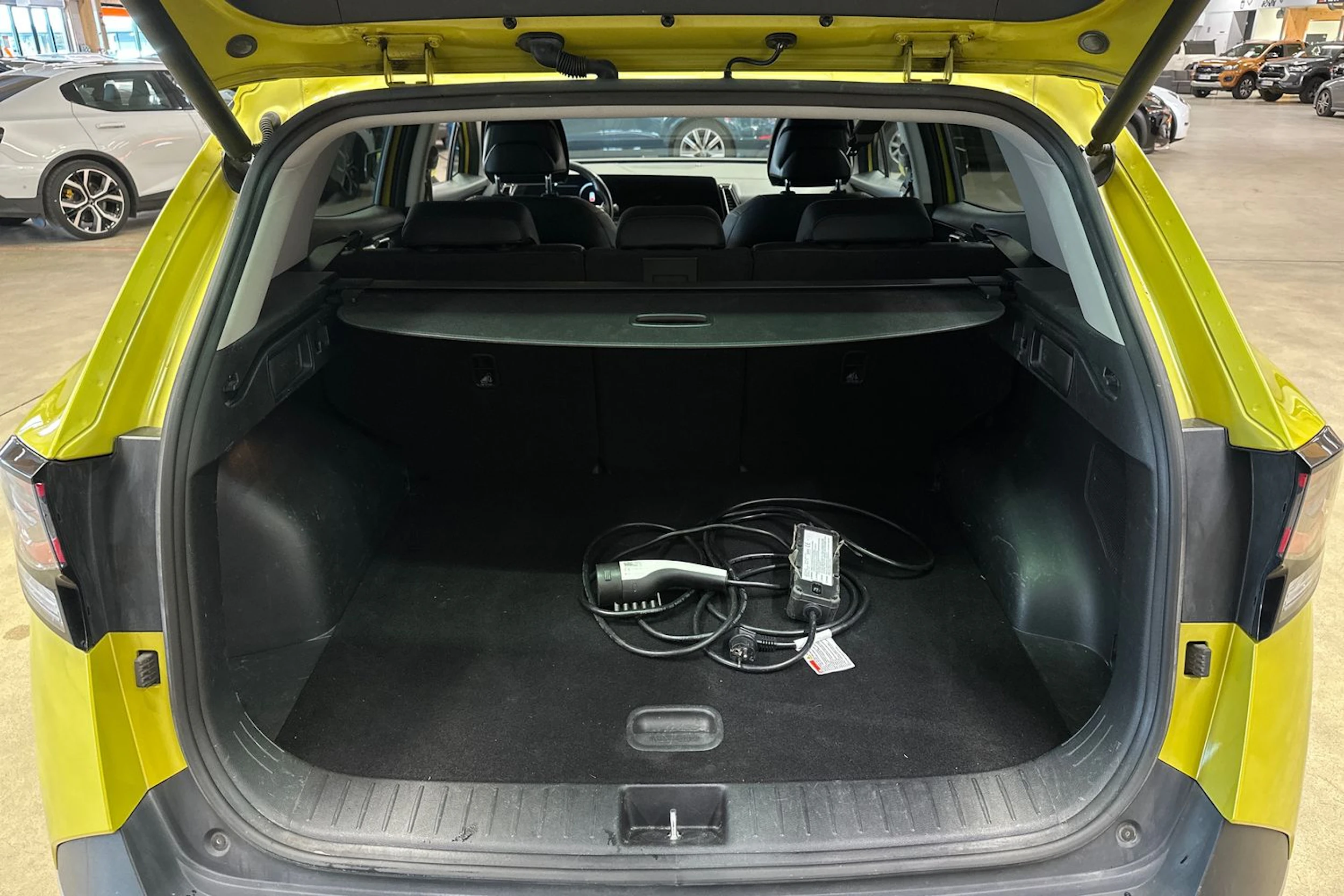 keltainen Kia Sportage 2022 kuva 24.