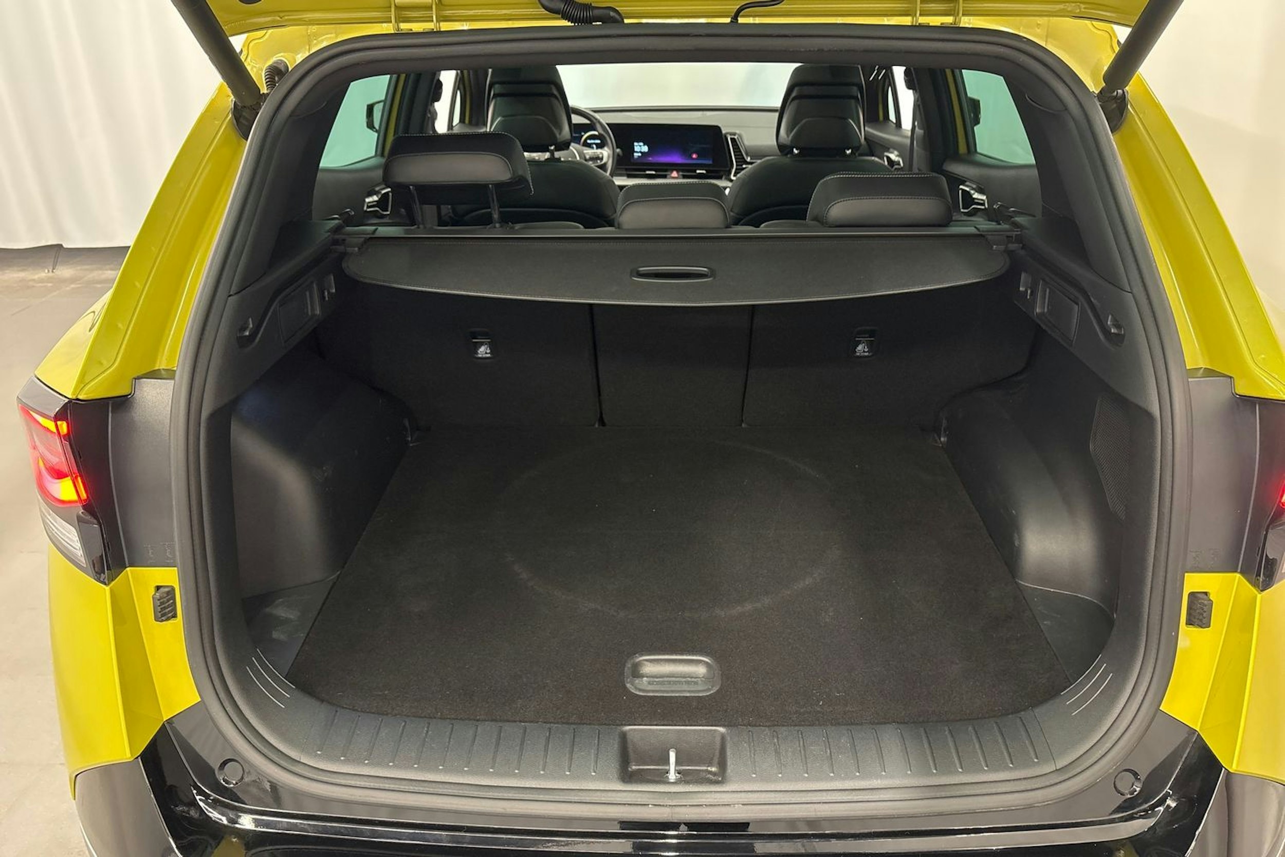 keltainen Kia Sportage 2022 kuva 16.