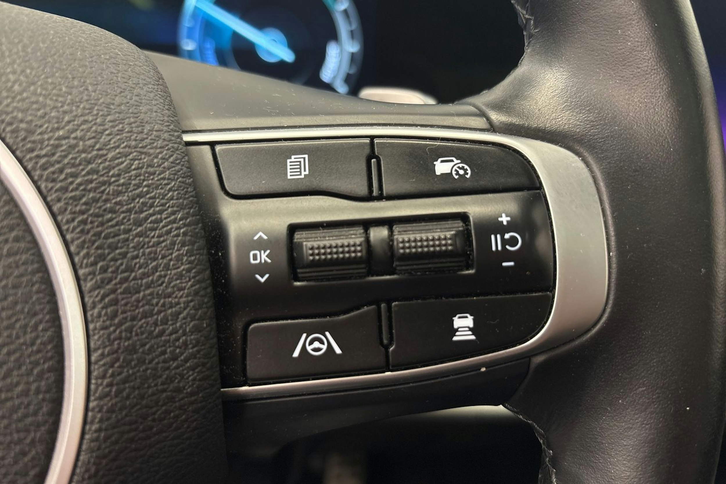 keltainen Kia Sportage 2022 kuva 22.
