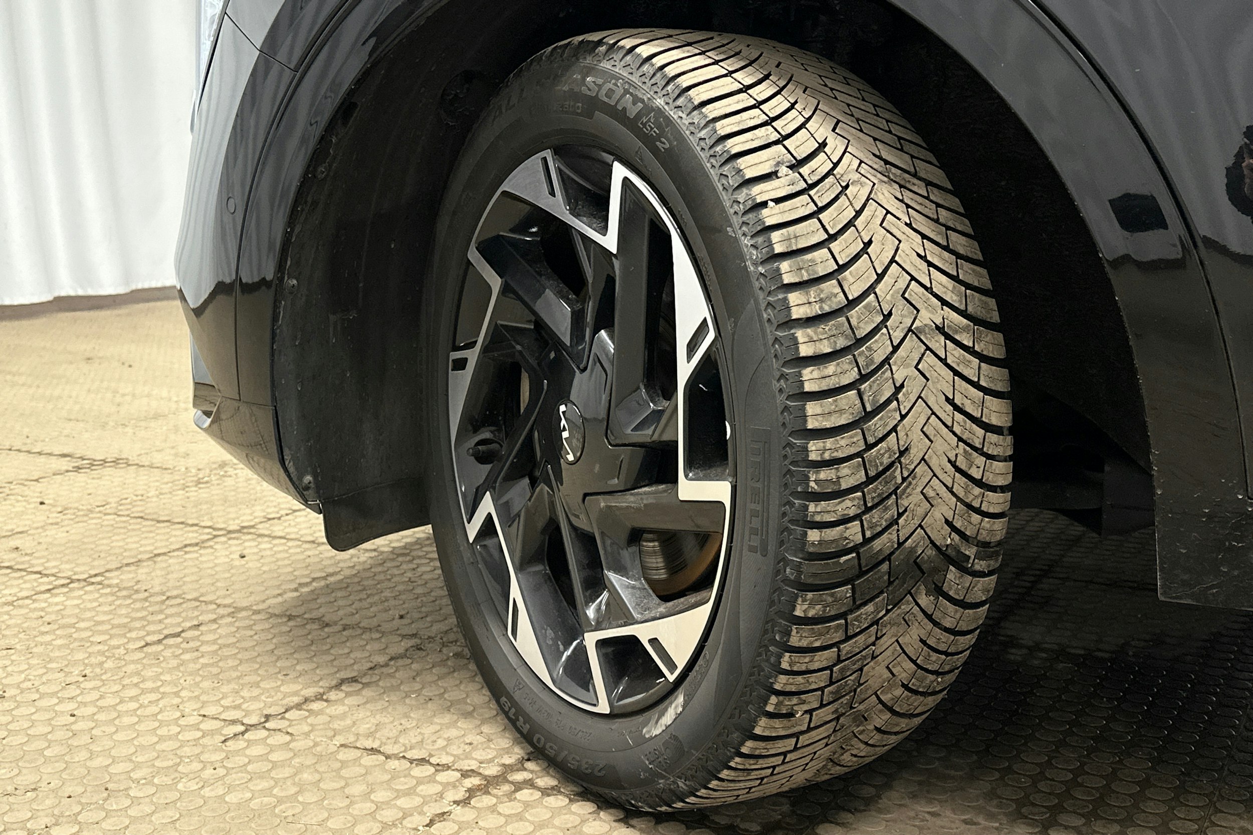 musta Kia Sportage 2023 kuva 13.