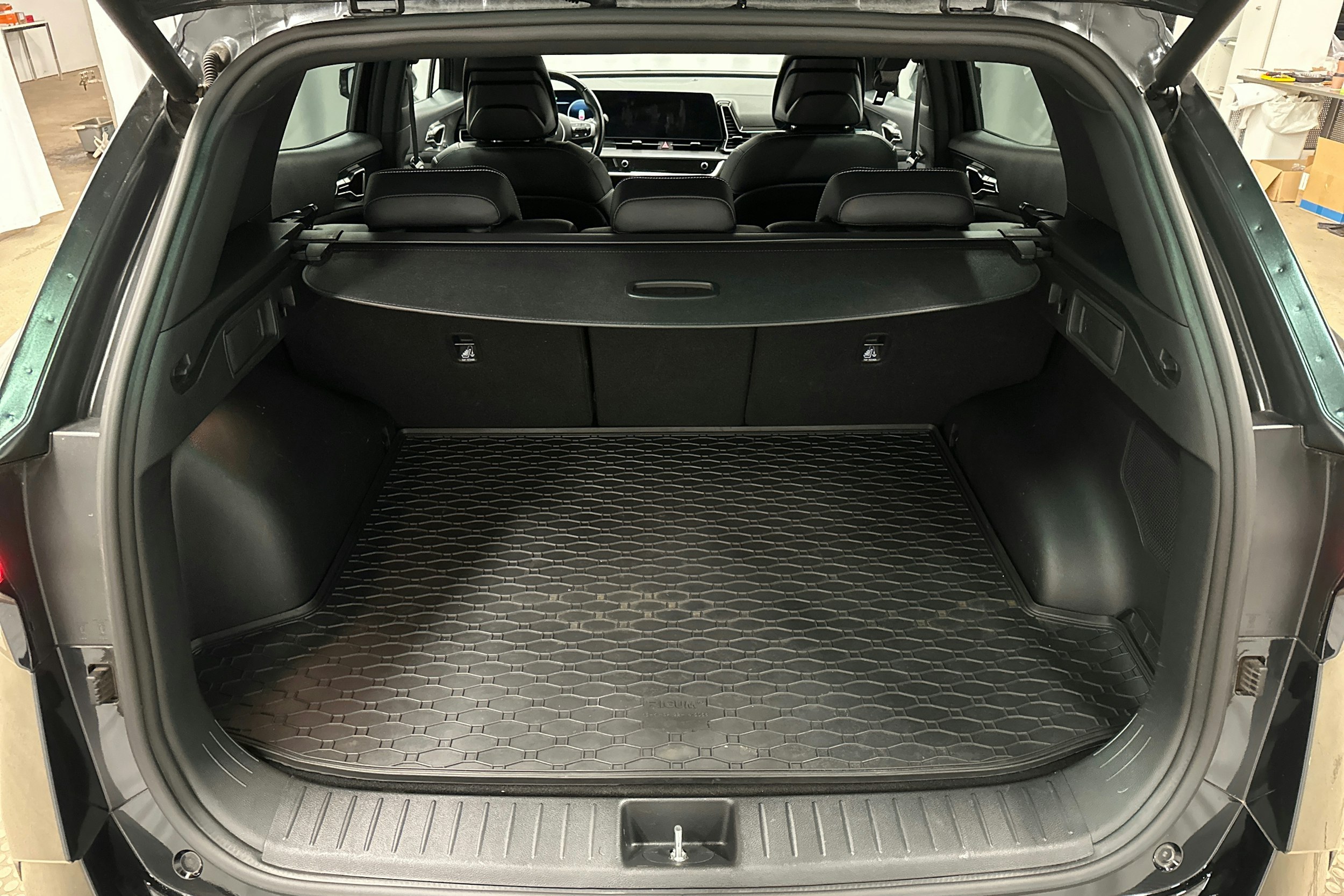 musta Kia Sportage 2023 kuva 14.