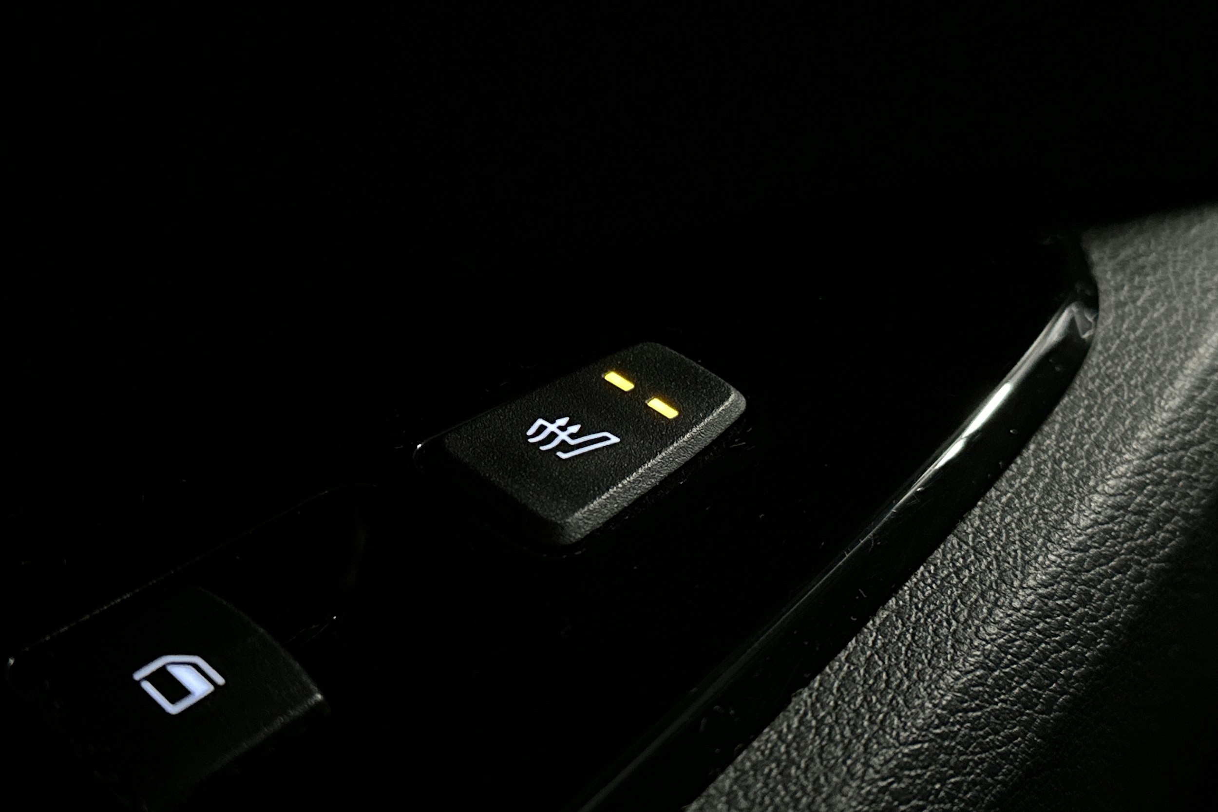 musta Kia Sportage 2023 kuva 16.