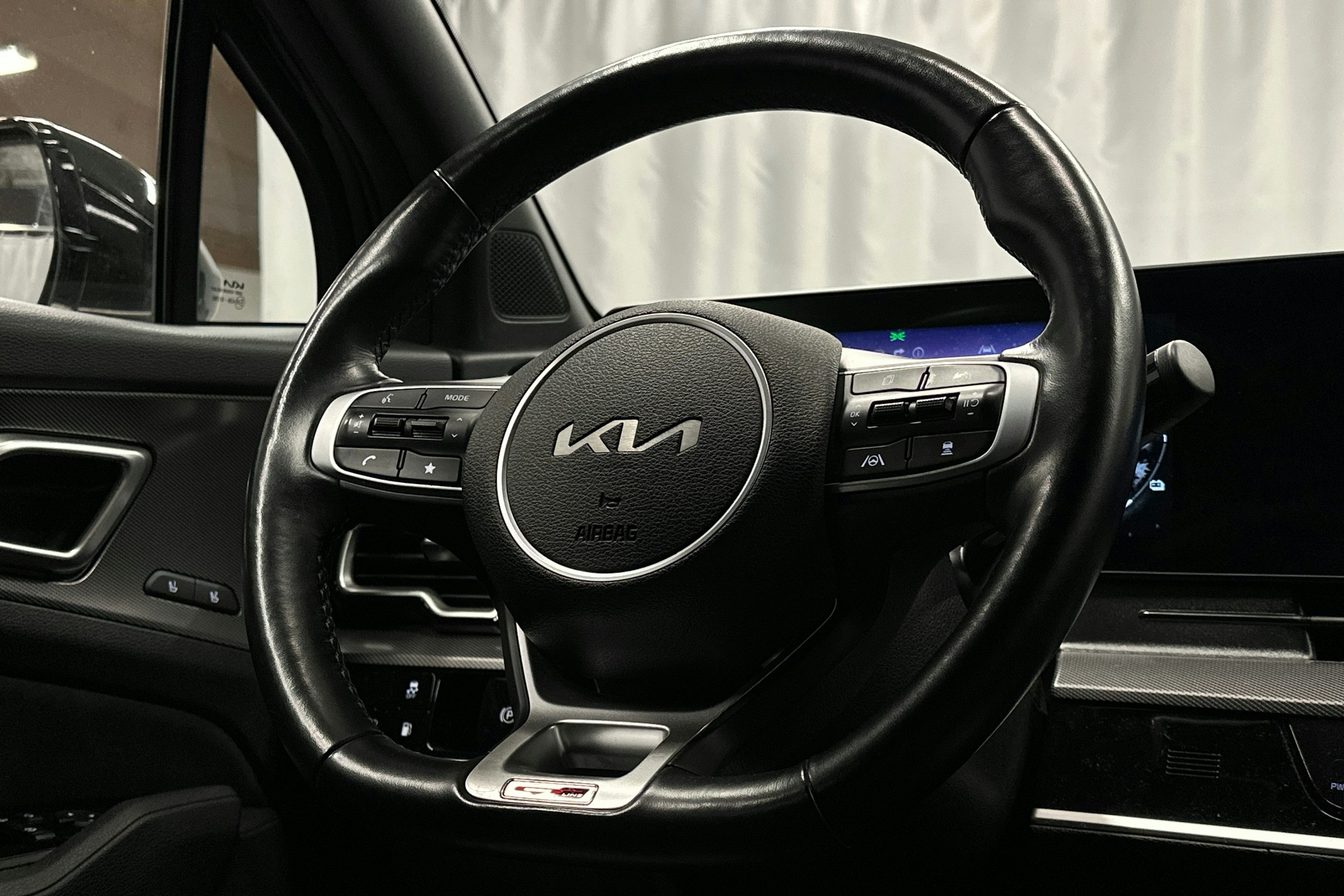 musta Kia Sportage 2023 kuva 22.