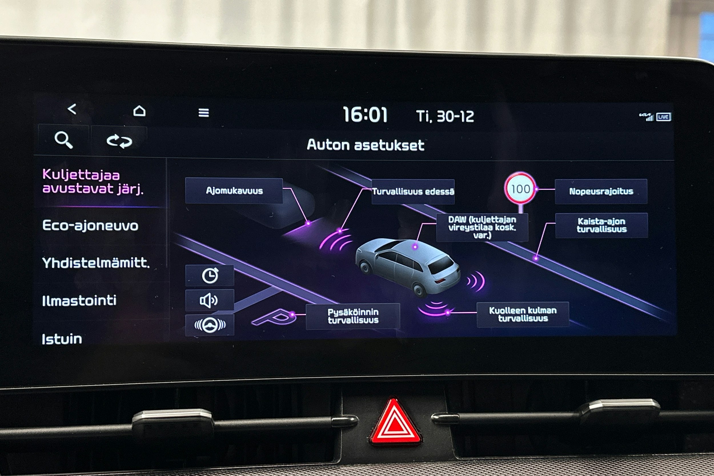 musta Kia Sportage 2023 kuva 28.