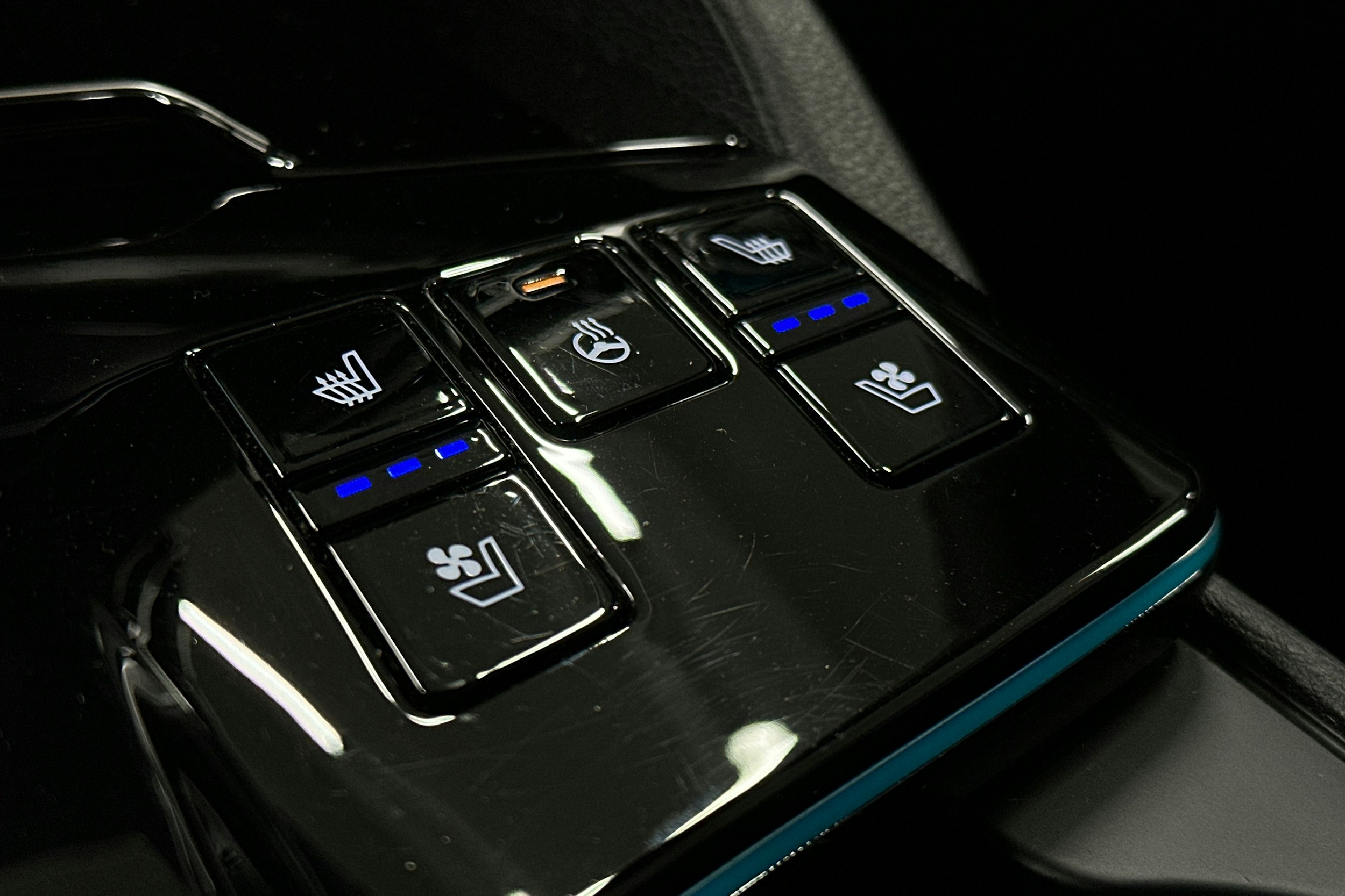 musta Kia Sportage 2023 kuva 32.